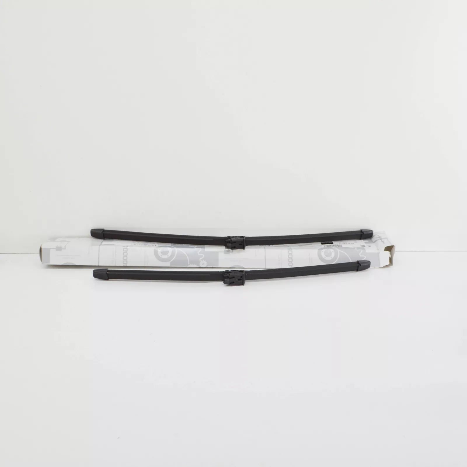 NEW MERCEDES-BENZ S-CLASS W222 FRONT WIPER BLADES SET A2228201245 RHD ORIGINAL