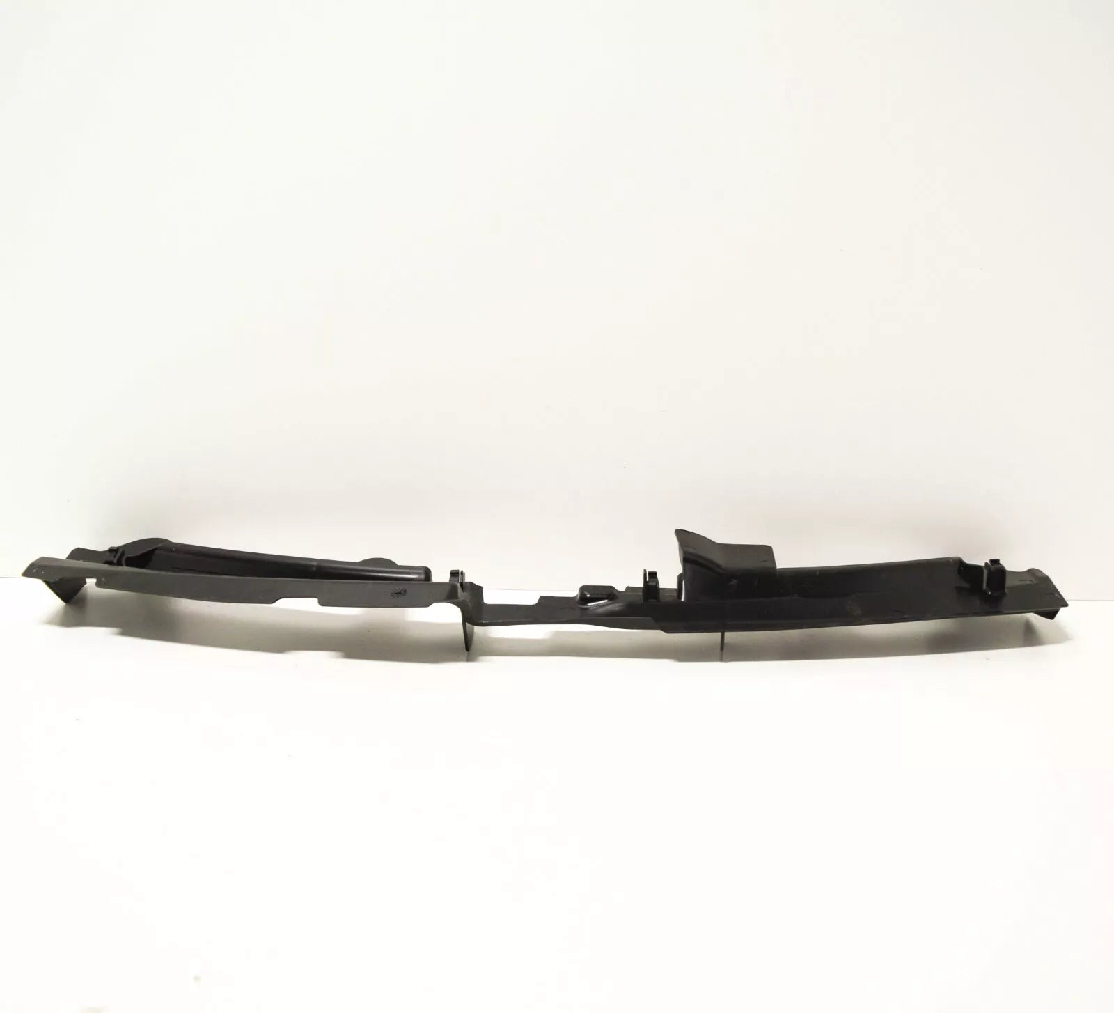 NEW VOLKSWAGEN CC 358 FRONT RADIATOR AIR DUCT DEFLECTOR 3C8121330C ORIGINAL