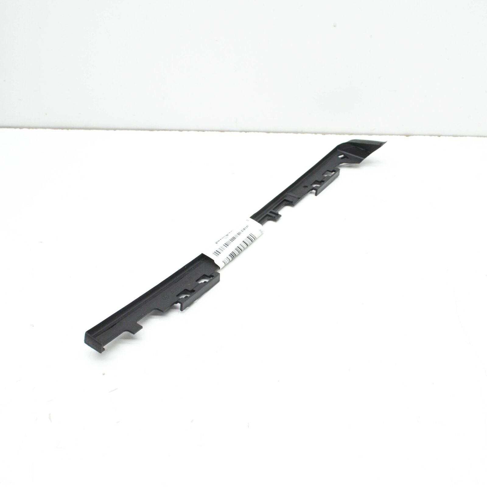 NEW MB E W211 FRONT RIGHT ROCKER PANEL MOLDING SEAL A2116981098 ORIGINAL