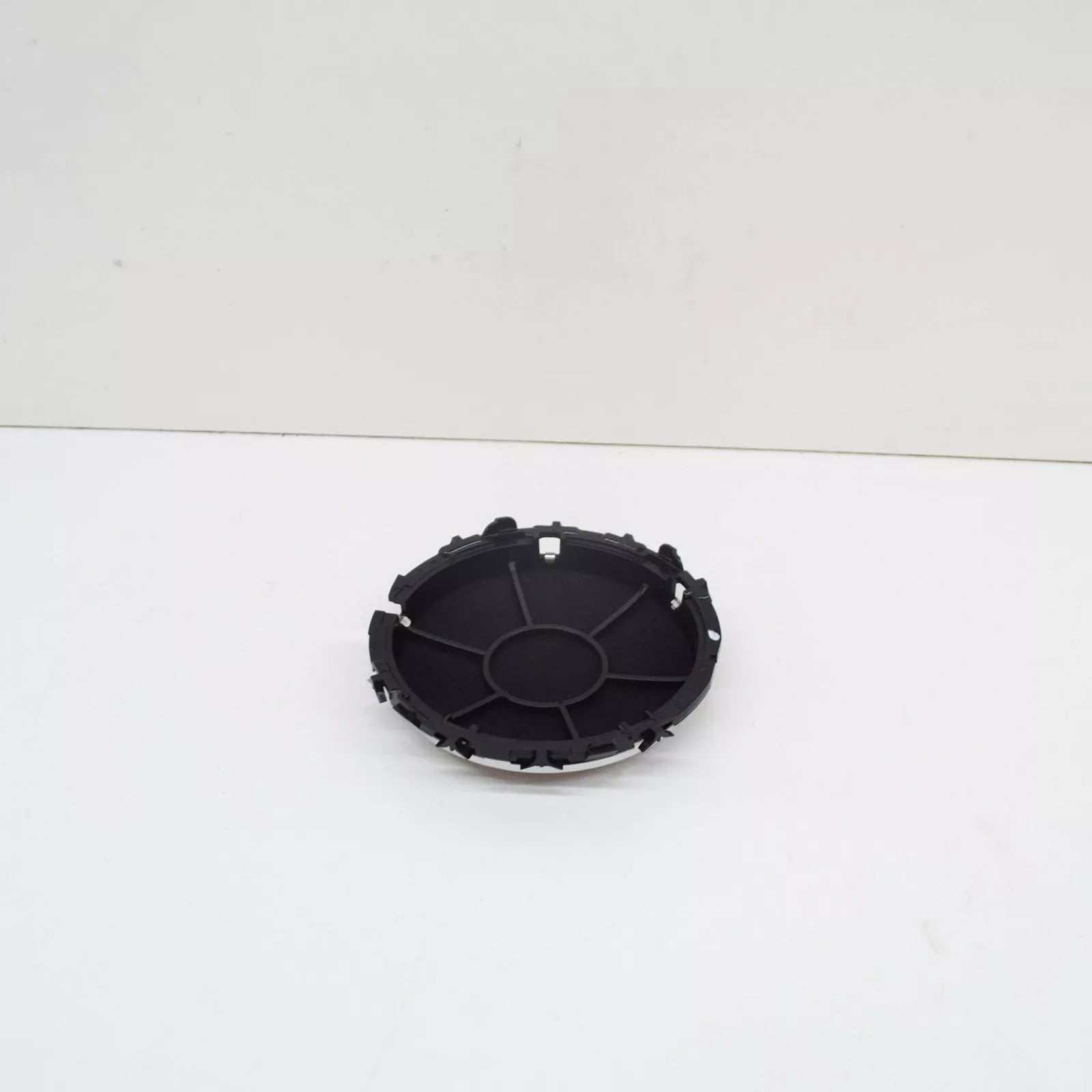 NEW MB E W213 FRONT LEFT DOOR PANEL LOUDSPEAKER COVER A2137275700