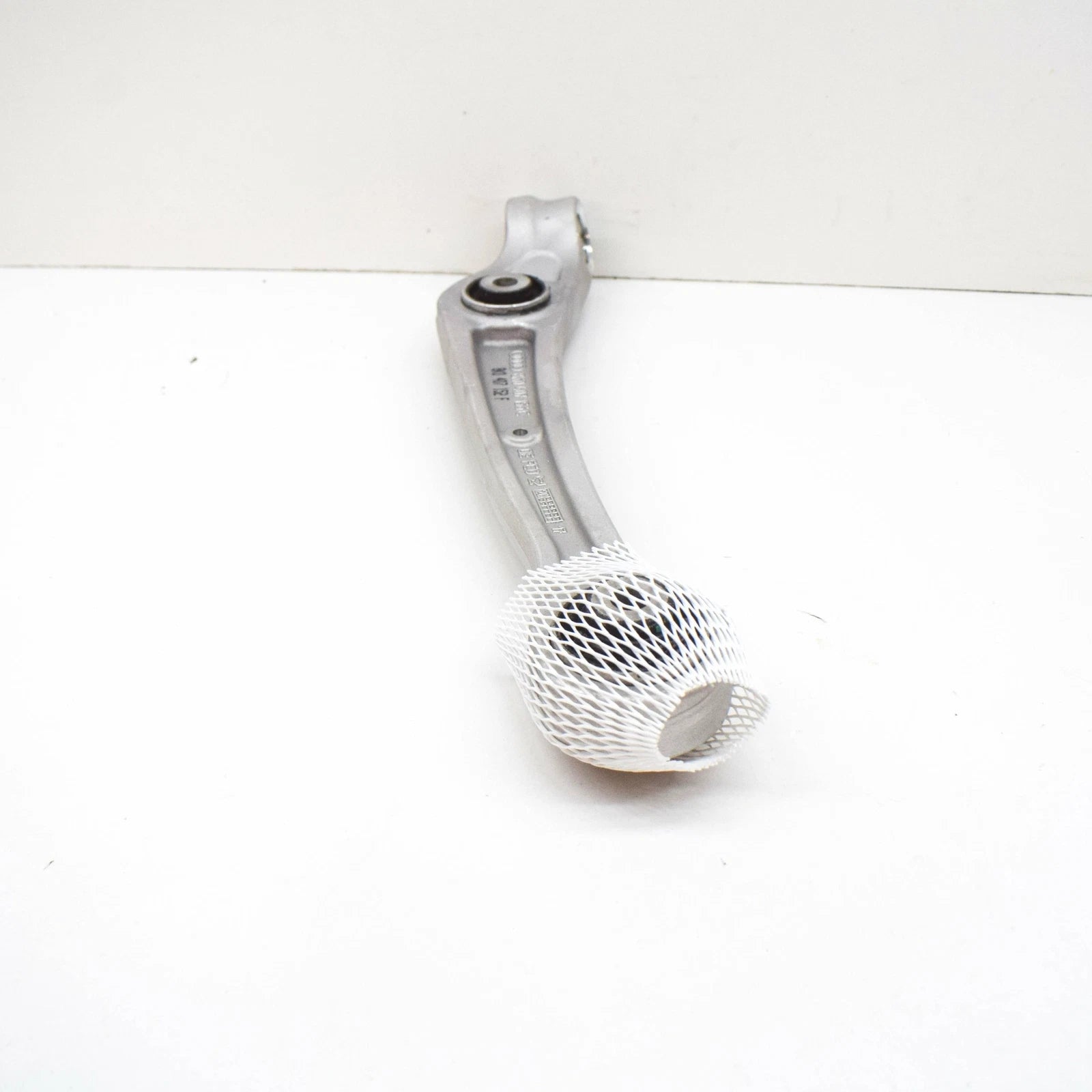 NEW AUDI A4 B8 FRONT RIGHT FRONT WISHBONE LINK 8K0407152F ORIGINAL