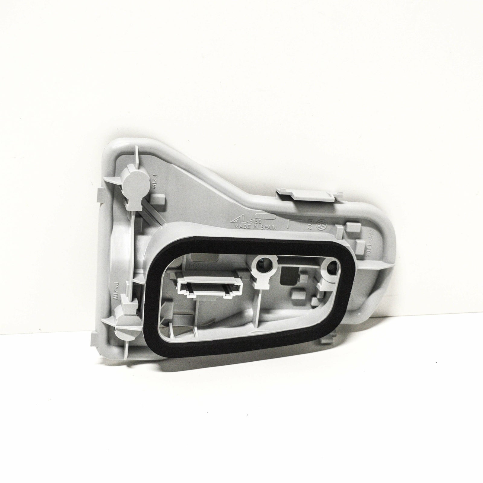 NEW VOLKSWAGEN POLO 9N REAR LEFT TAIL LIGHT CARRIER BULB 6Q6945257F ORIGINAL