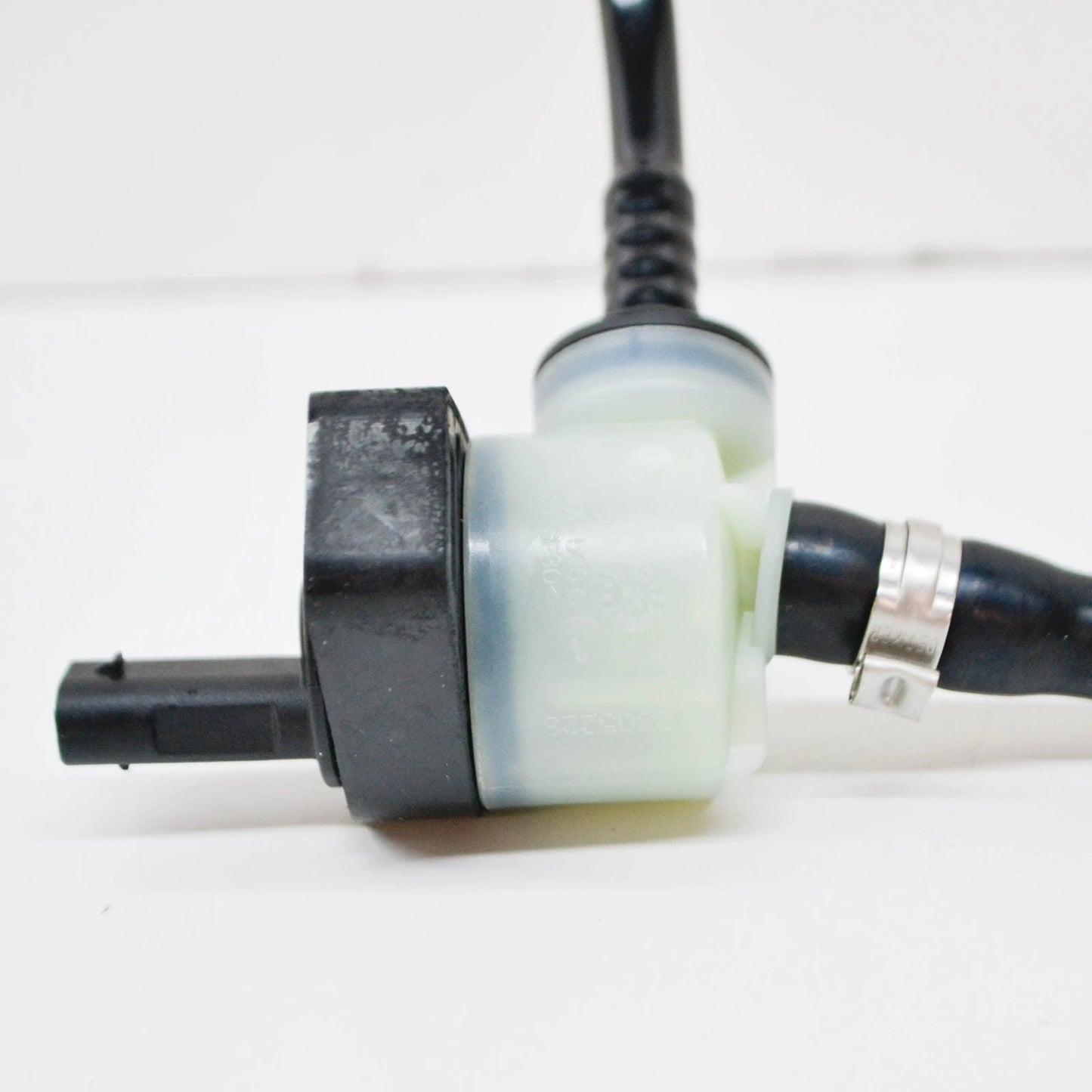 NEW AUDI Q5 8R BREATHER PIPE 06E103207AP