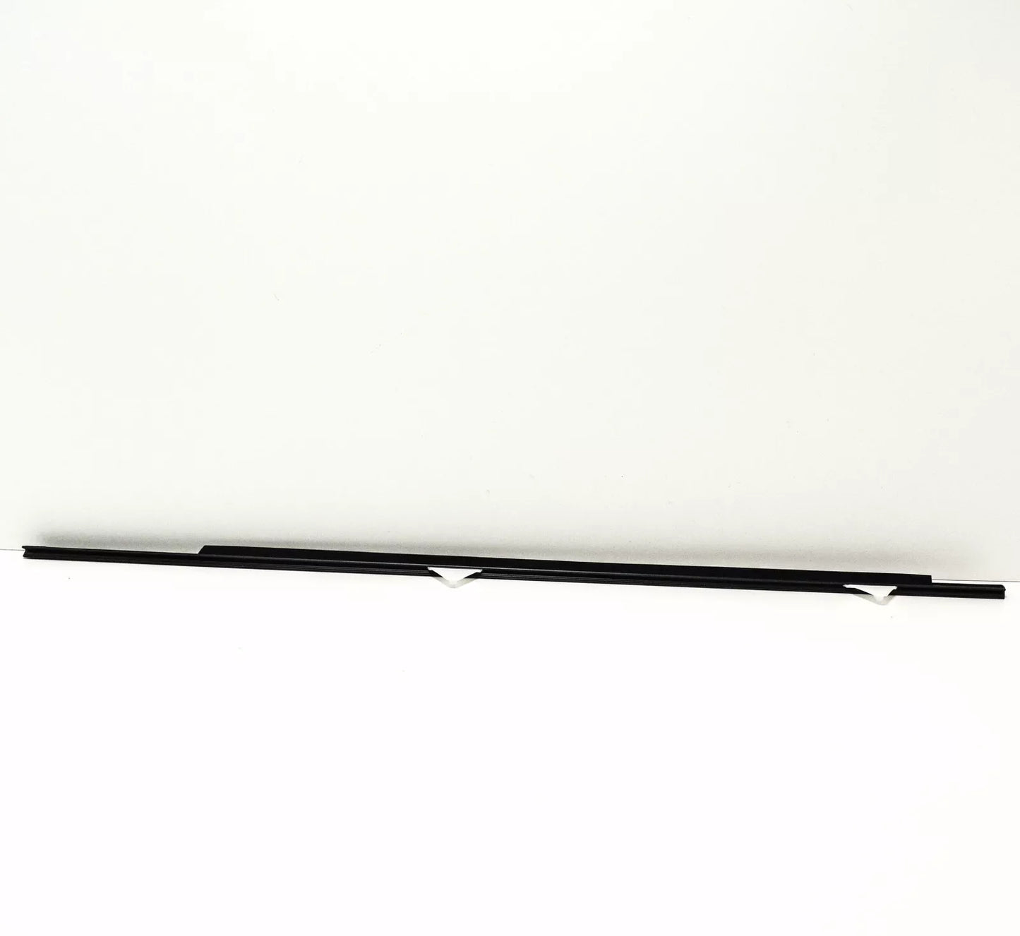 NEW AUDI A3 8P FRONT RIGHT OUTER WINDOW APERTURE SEAL 8P4837478A