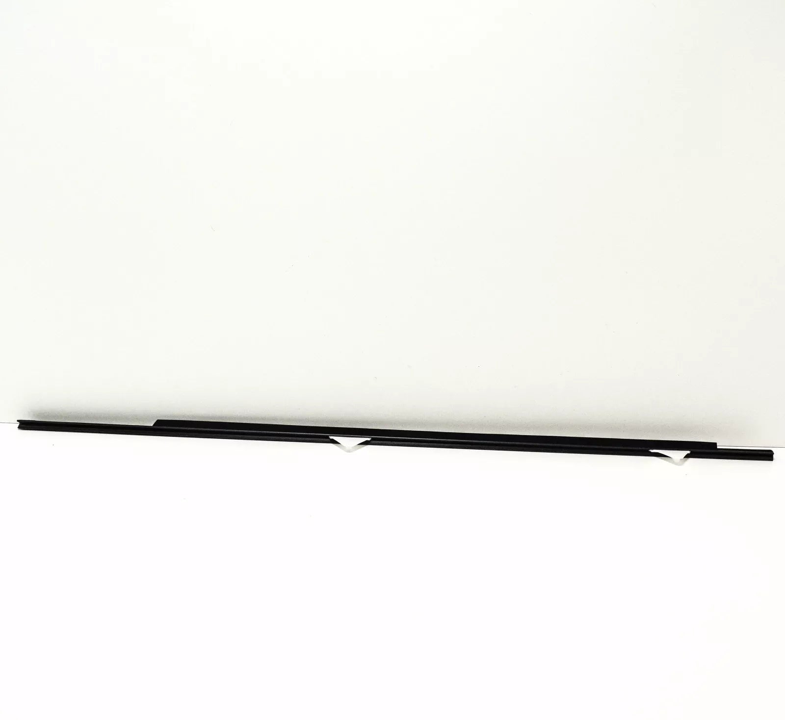 NEW AUDI A3 8P FRONT RIGHT OUTER WINDOW APERTURE SEAL 8P4837478A