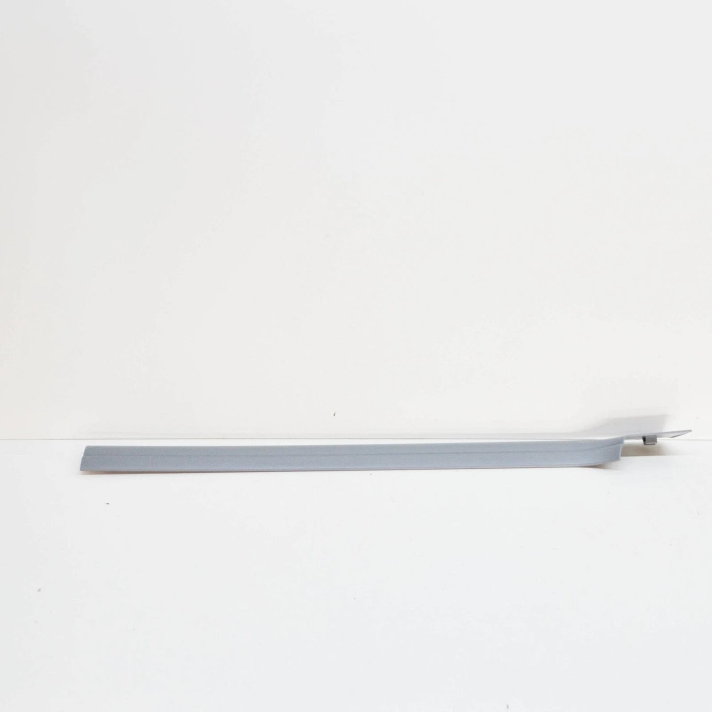 NEW BMW 3 E46 FRONT RIGHT INTERIOR DOOR SILL TRIM 51478239963 8239963 ORIGINAL