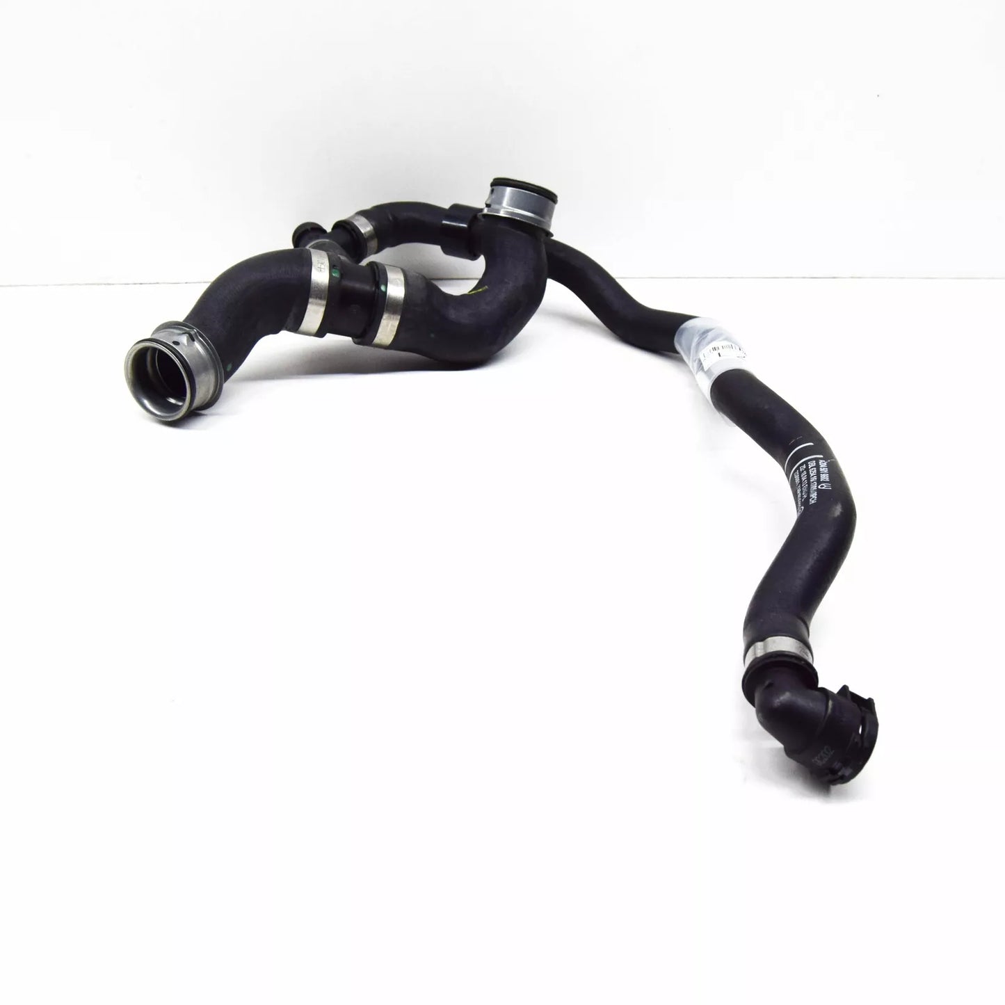 NEW MERCEDES-BENZ E-CLASS W211 RADIATOR COOLANT HOSE A2115015682 ORIGINAL