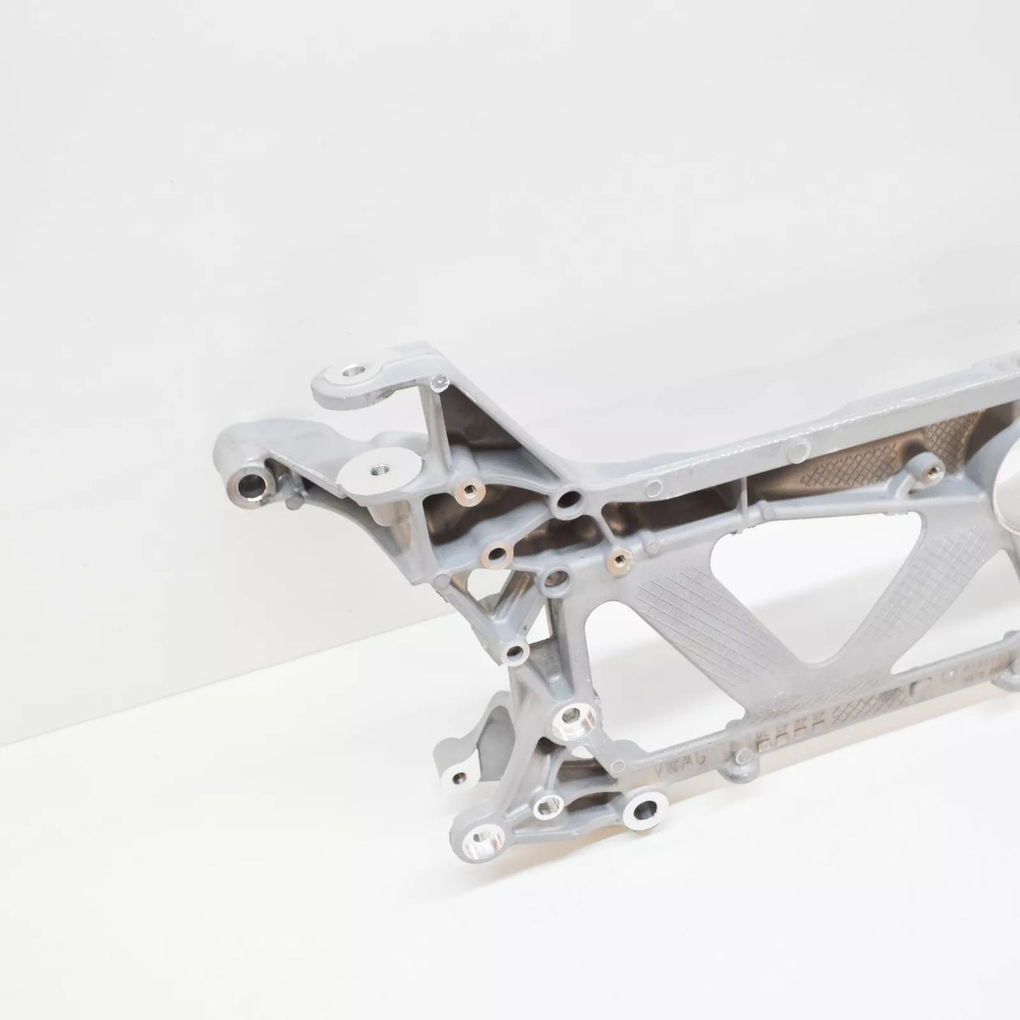 NEW VOLKSWAGEN PASSAT B8 3G FRONT SUSPENSION SUBFRAME 3Q0199369E ORIGINAL