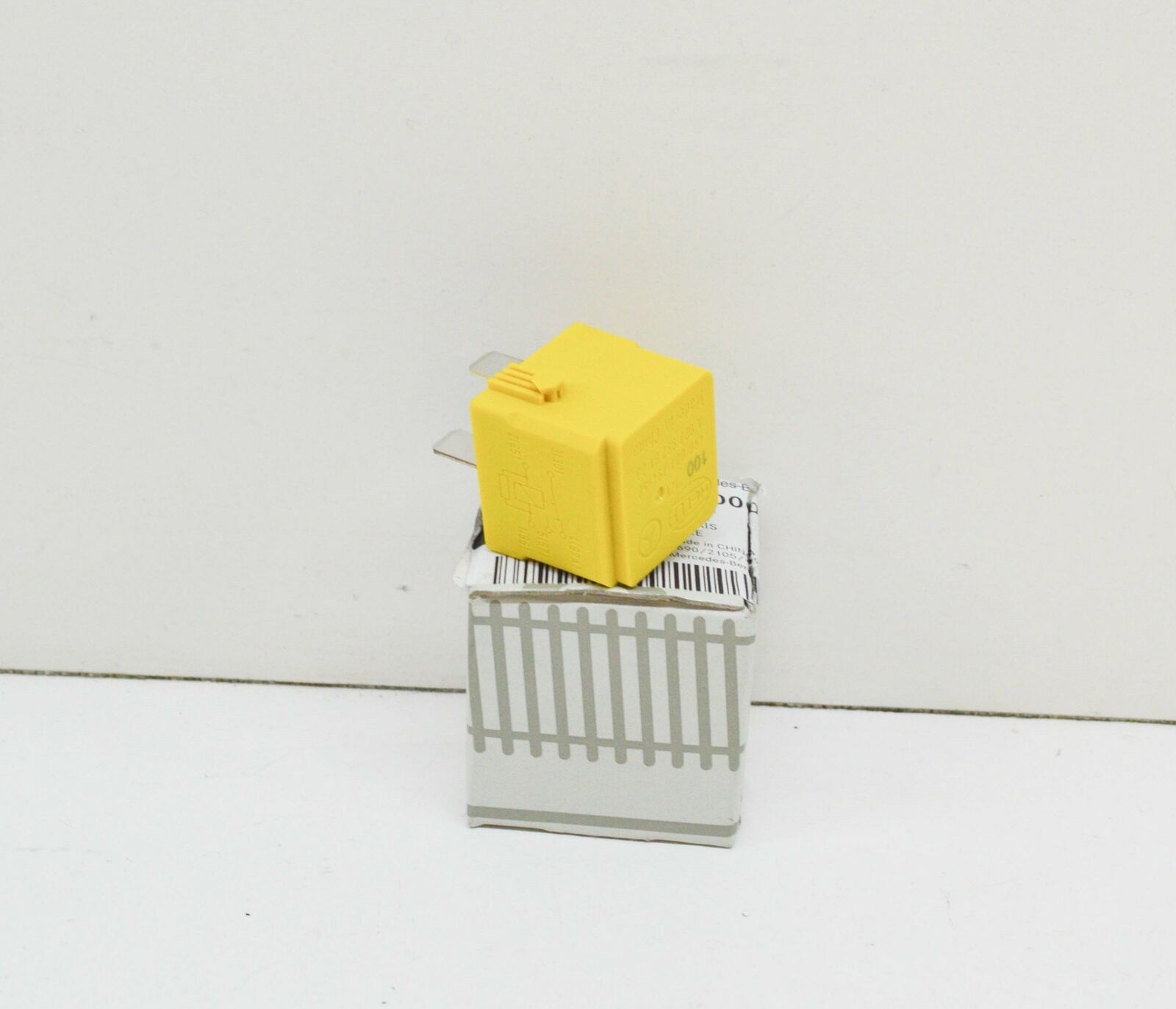 NEW MERCEDES-BENZ ML W163 CENTRAL LOCKING MECHANISM RELAY A0009828123 ORIGINAL