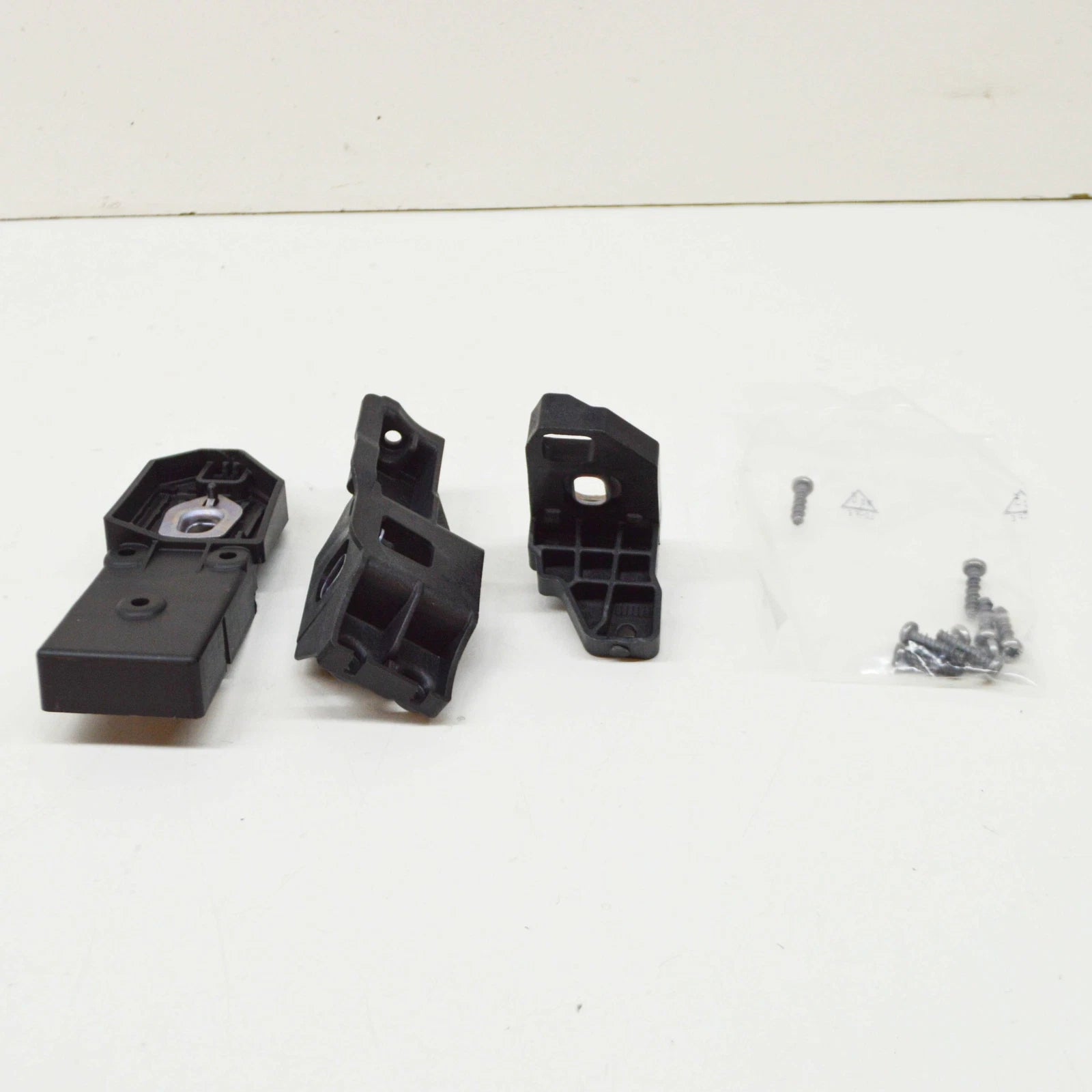 NEW MB CLA COUPE C117 FRONT LEFT HEADLIGHT HOLDER REPAIR KIT A1178200014
