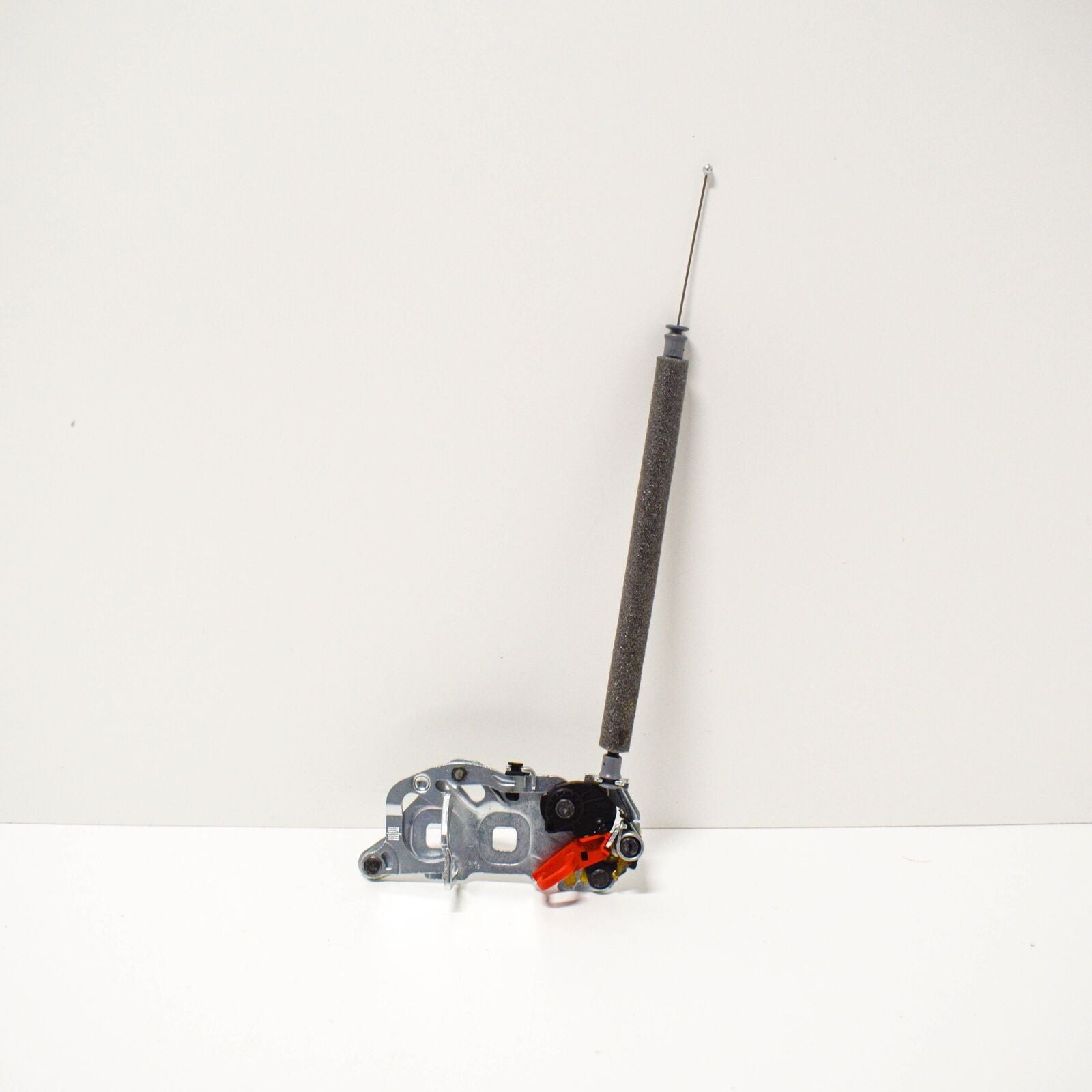 NEW MERCEDES-BENZ E-CLASS W212 REAR TRUNK LID LOCK A2127500084 2010 ORIGINAL