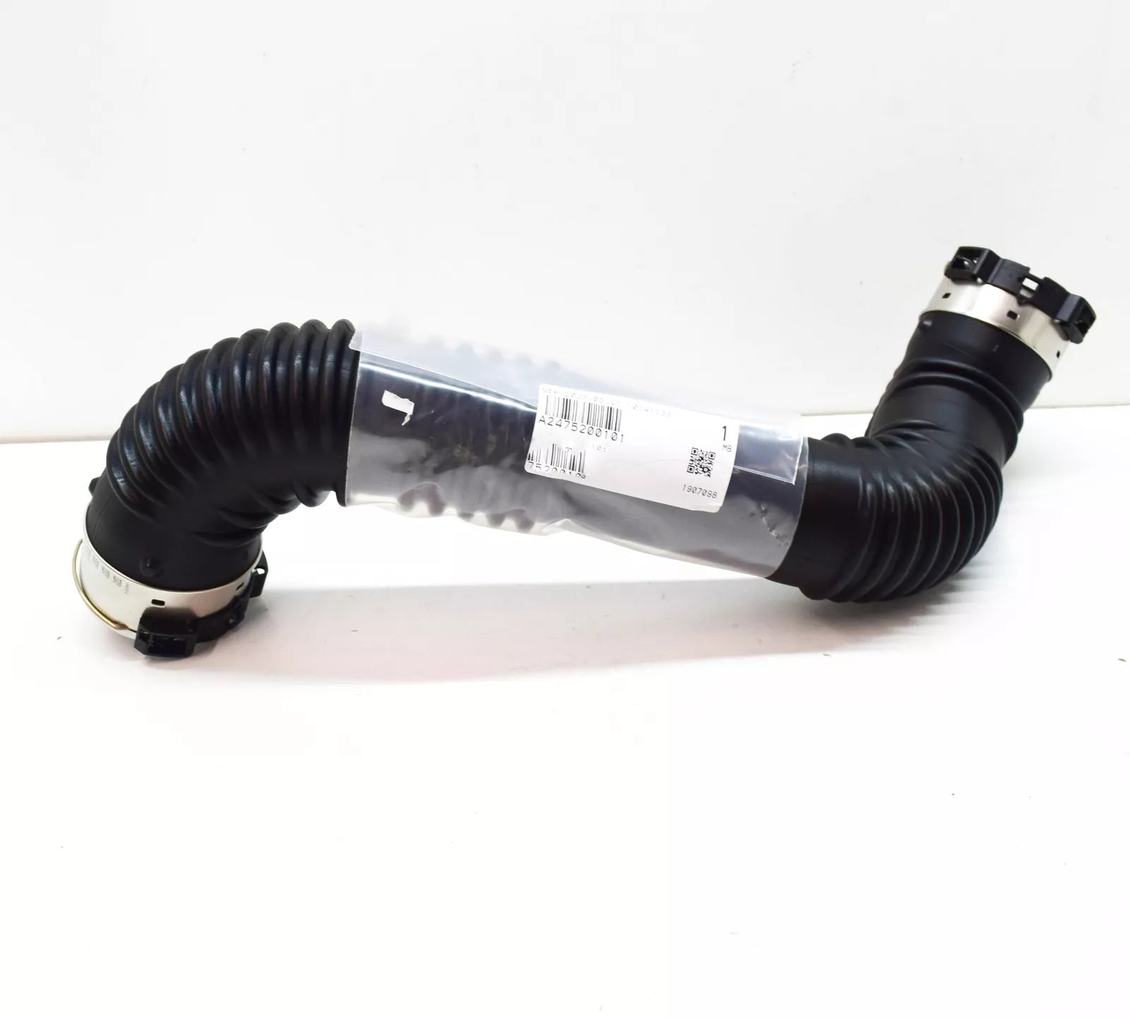 NEW MERCEDES-BENZ A W177 LEFT SIDE INTERCOOLER HOSE A2475200101 ORIGINAL