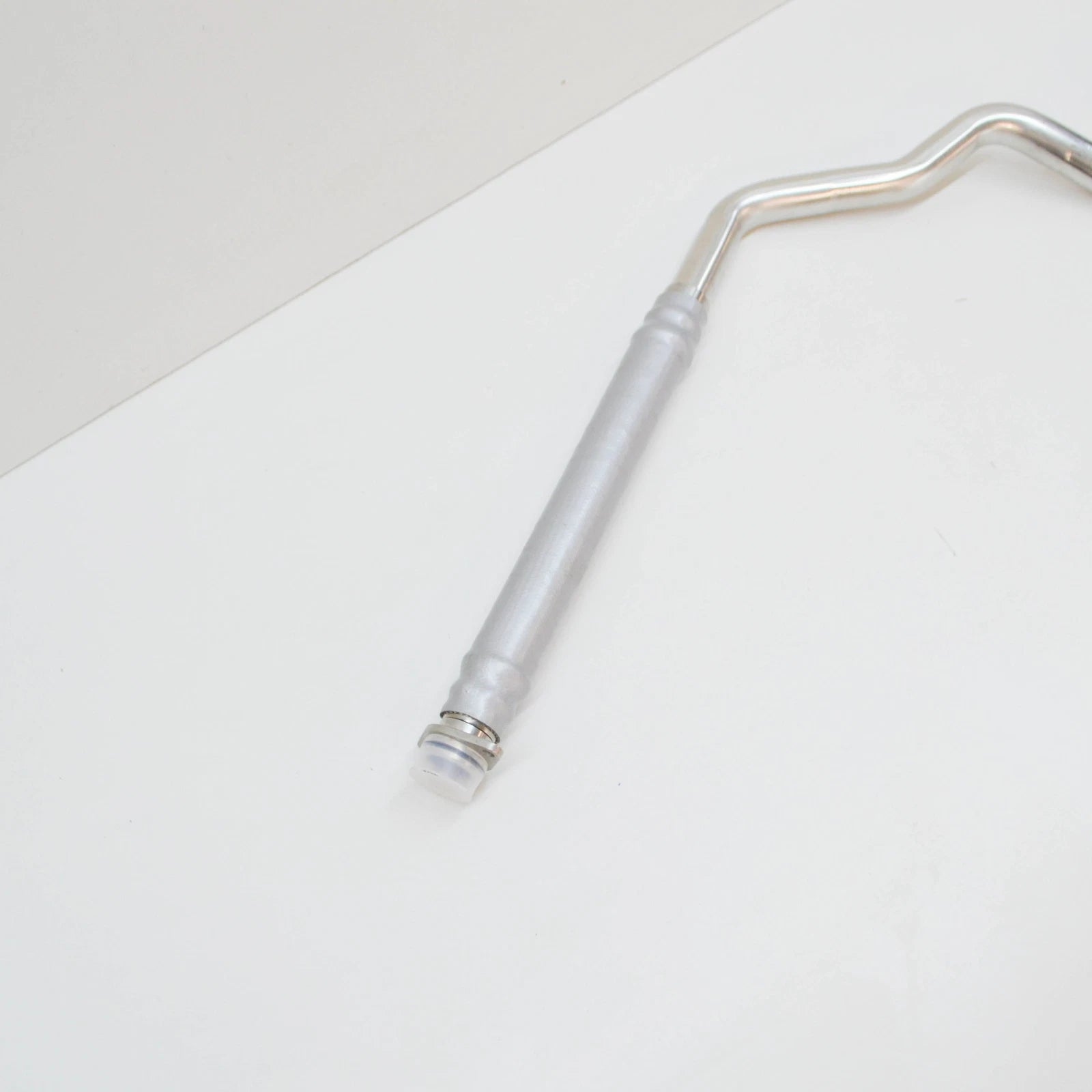 NEW AUDI R8 OIL HOSE 420115687Q ORIGINAL