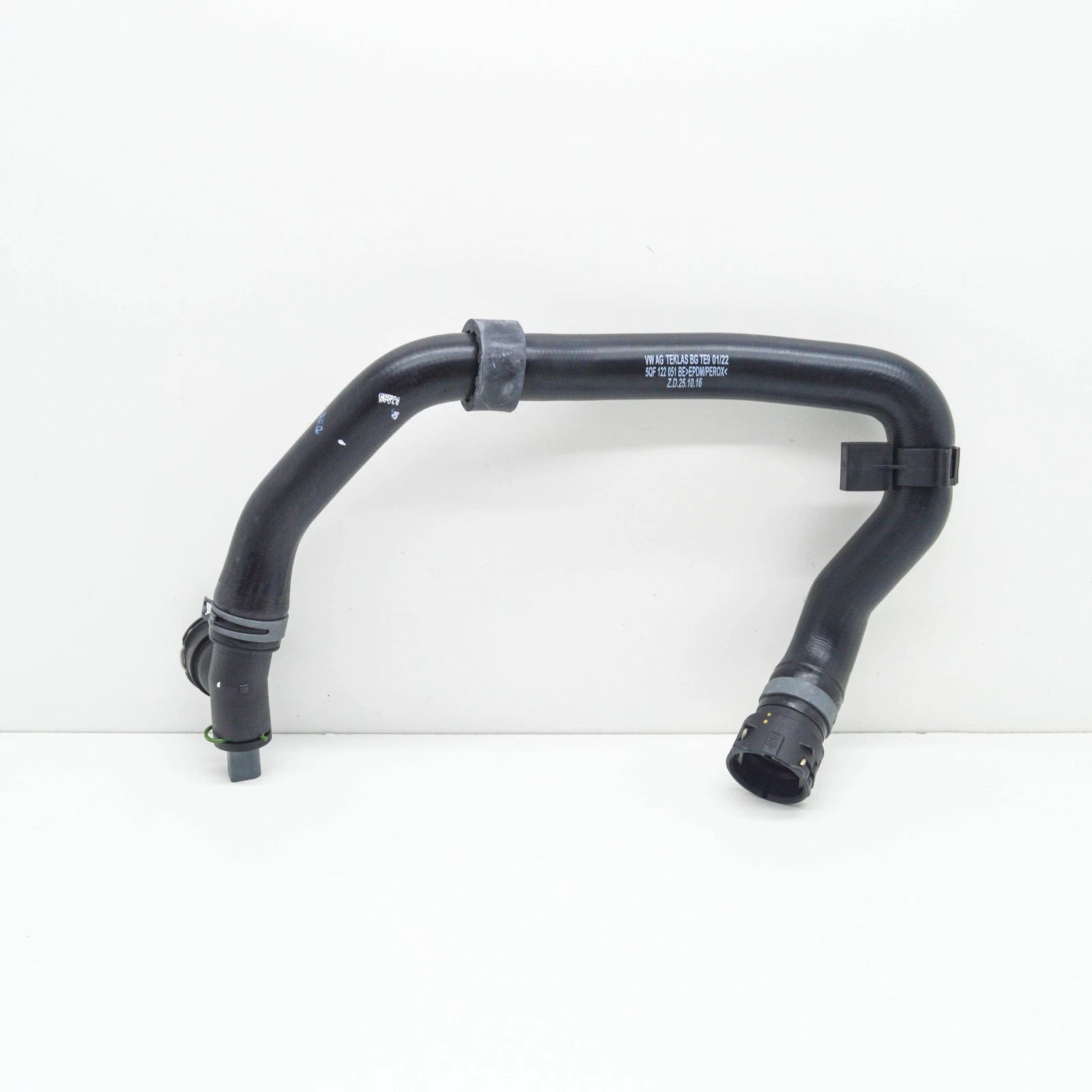 NEW VW TIGUAN AD COOLANT HOSE WITH QUICK RELEASE COUPLING 5QF122051BE