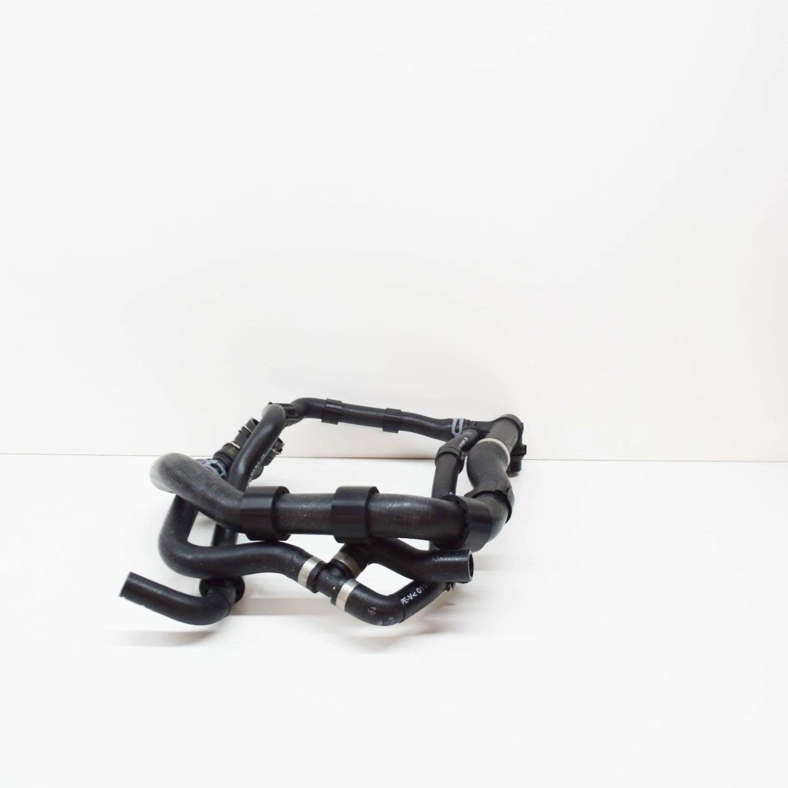 NEW VOLKSWAGEN BEETLE A5 LOWER RADIATOR HOSE 5K0122051P