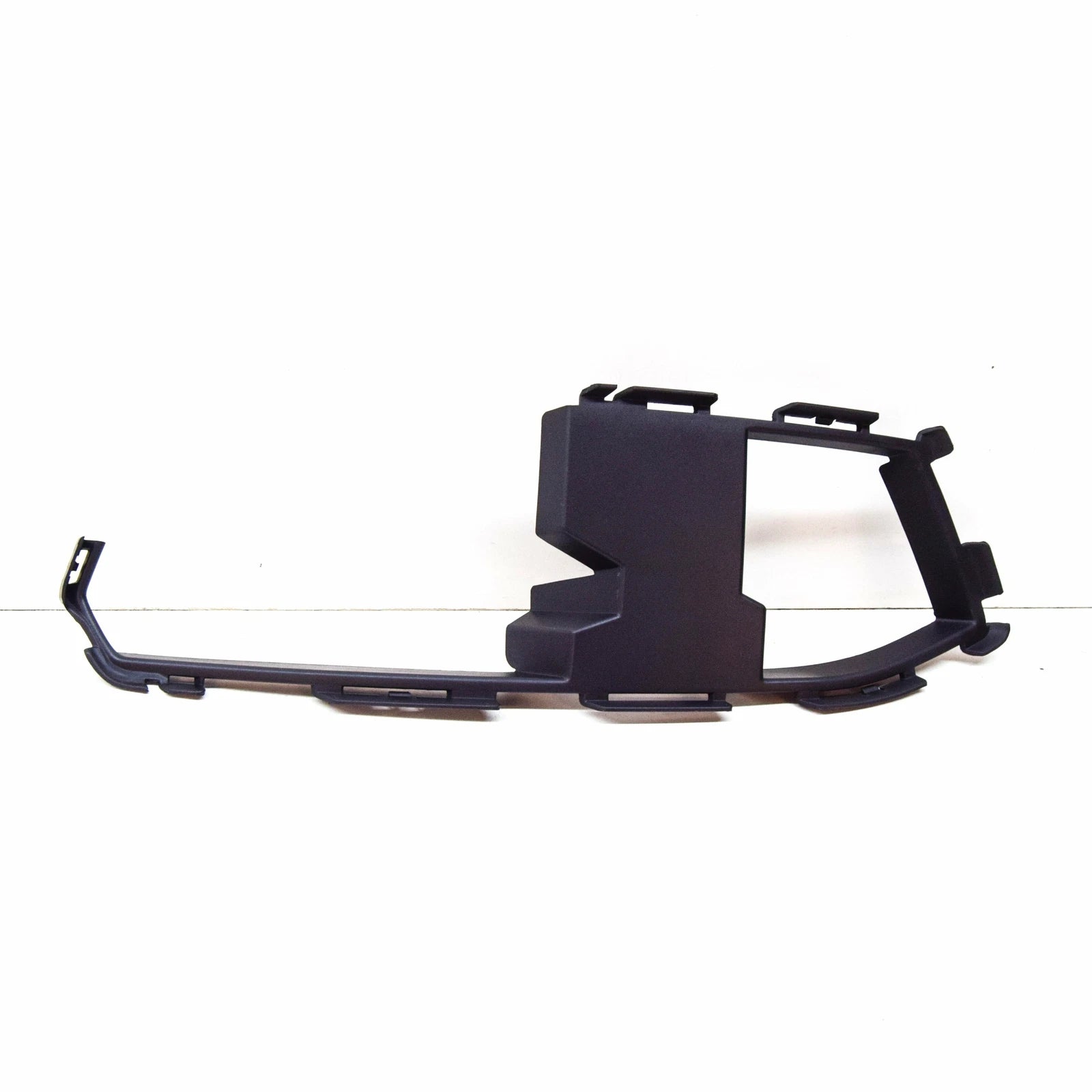 NEW AUDI A3 S3 SPORTBACK FRONT RIGHT END CAP 8V3807152 2015