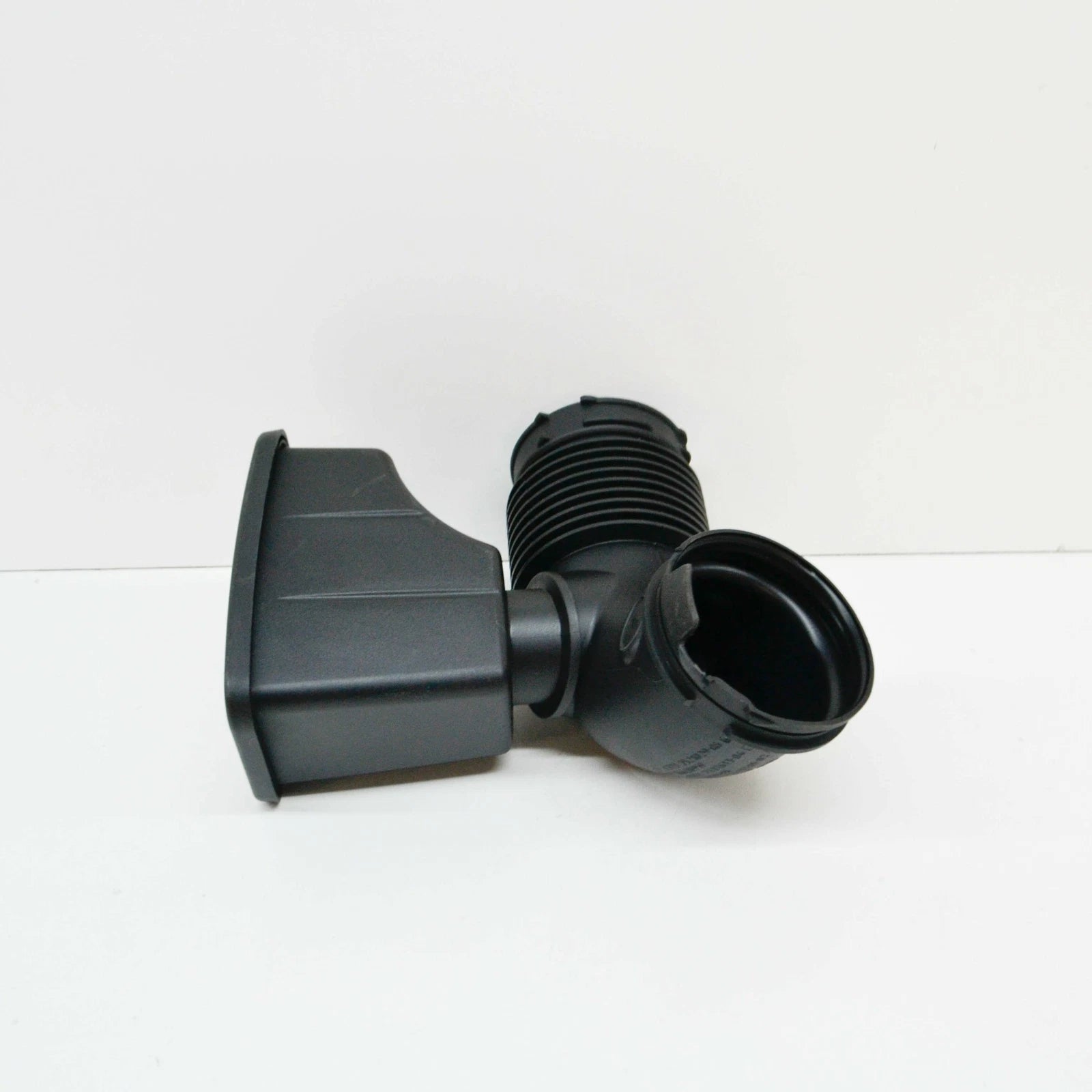 NEW BMW 5 E60 AIR INTAKE TUBE 7521029 13717521029 ORIGINAL