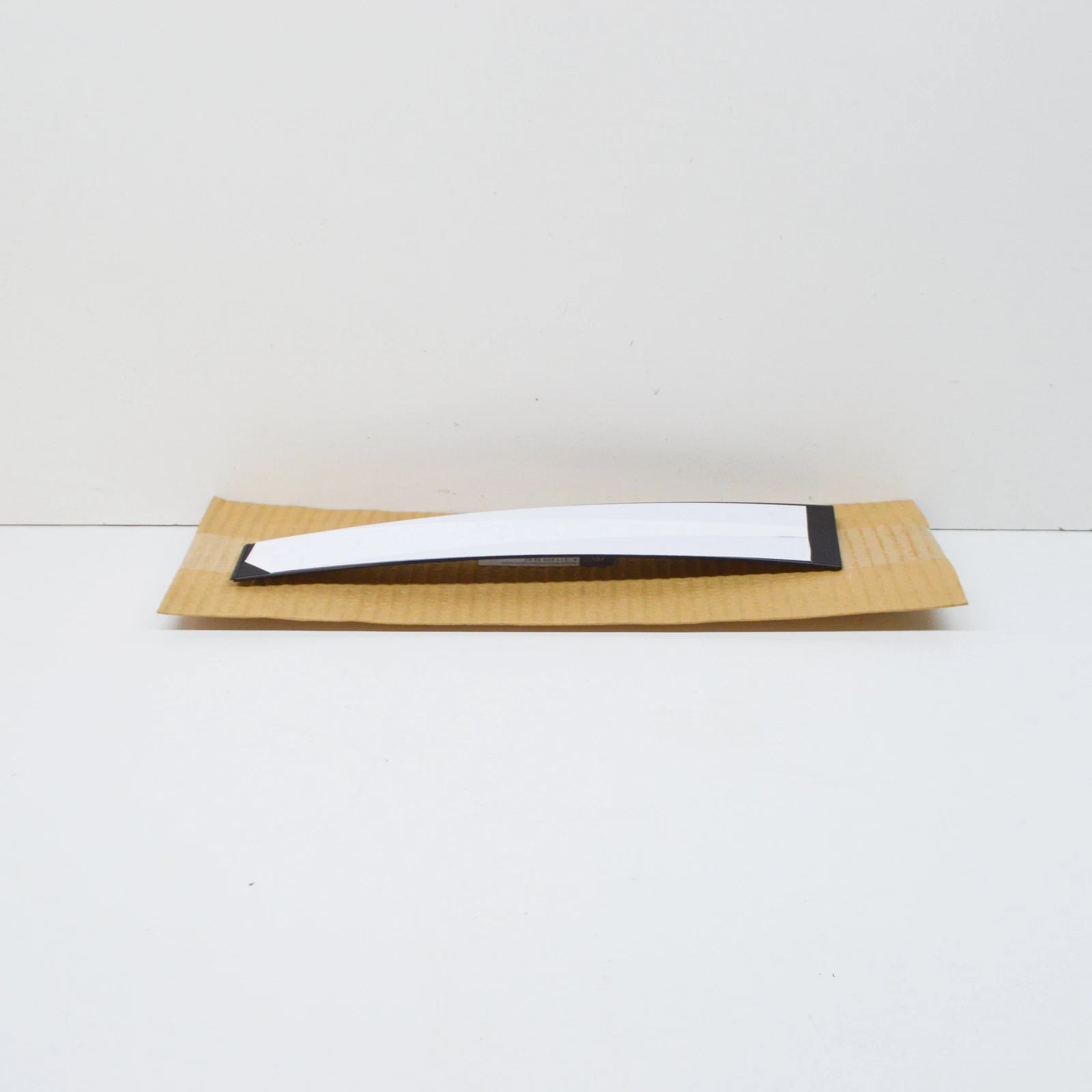 NEW MB E W211 REAR RIGHT DOOR WINDOW FRAME MOULDING A2116903487 ORIGINAL