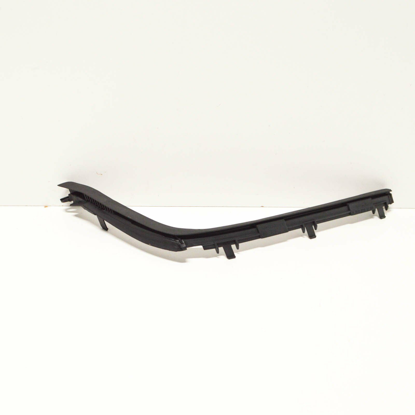 NEW MERCEDES-BENZ C W202 RIGHT SIDE HEADLIGHT SEAL A2028261280 ORIGINAL