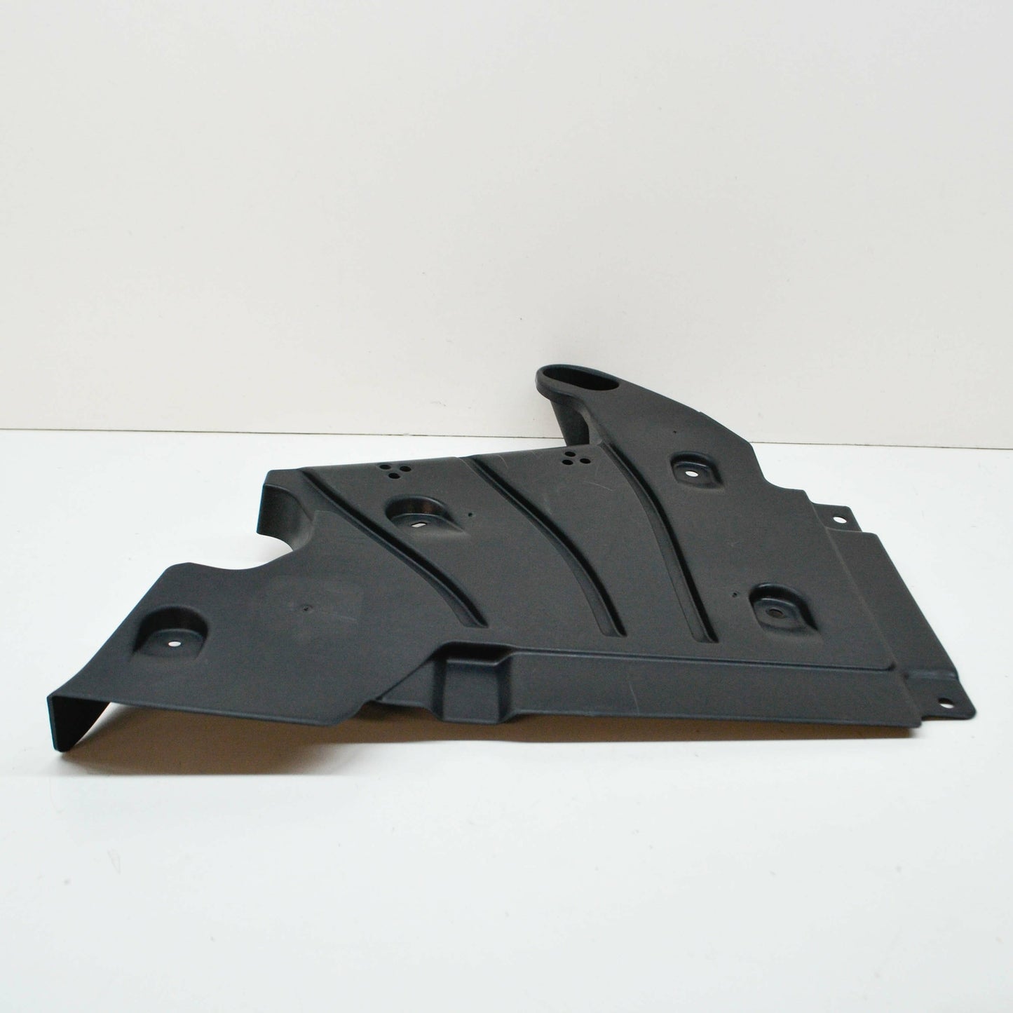 new bmw 1 f40 right underbody right lateral shield 51759883646 original