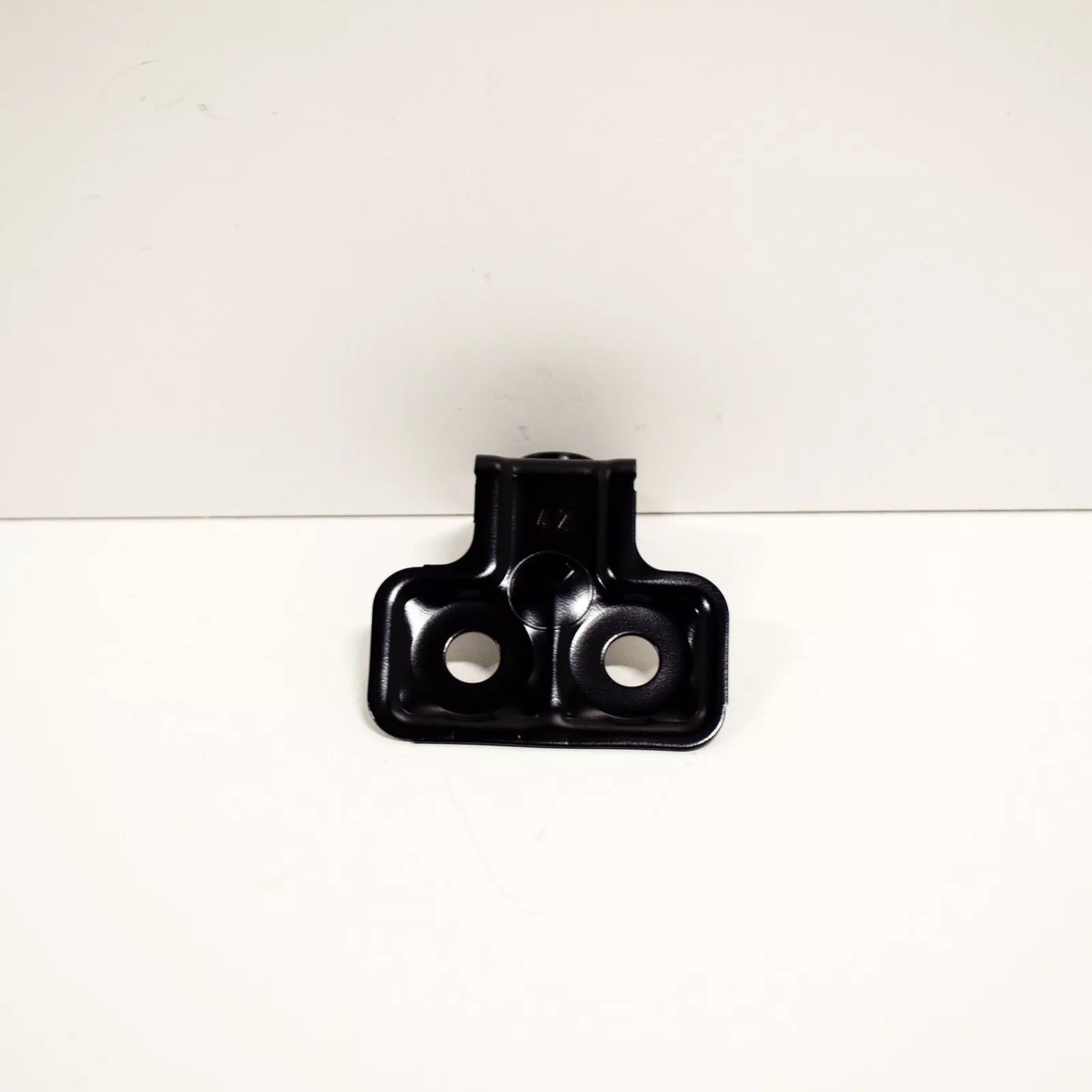 NEW BMW 5 G30 FRONT LEFT FENDER SIDE PANEL BRACKET 41357440425 ORIGINAL