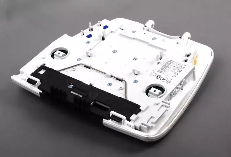 NEW MERCEDES-BENZ C W204 INTERIOR OVERHEAD LAMP A20490018049051 ORIGINAL