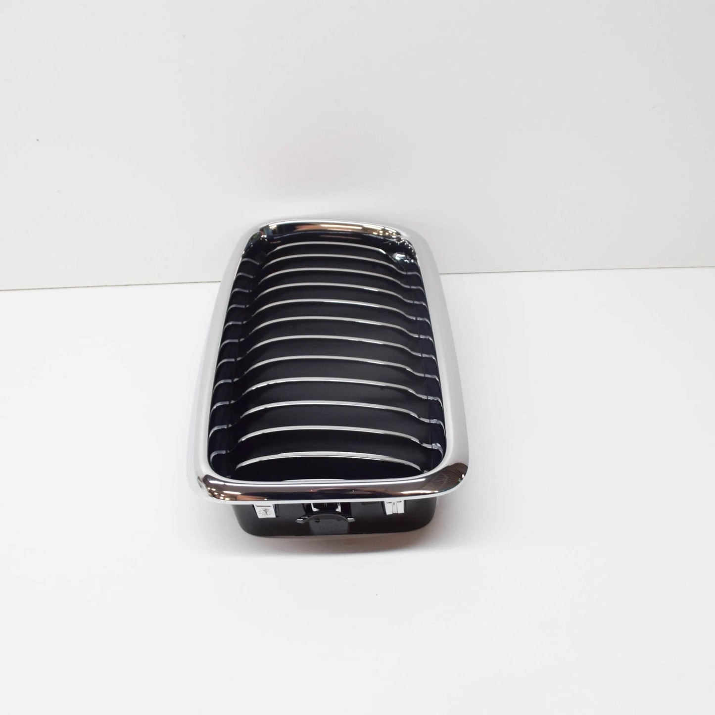 NEW BMW 7 E38 FRONT RADIATOR LEFT KIDNEY GRILLE 51138231595 ORIGINAL