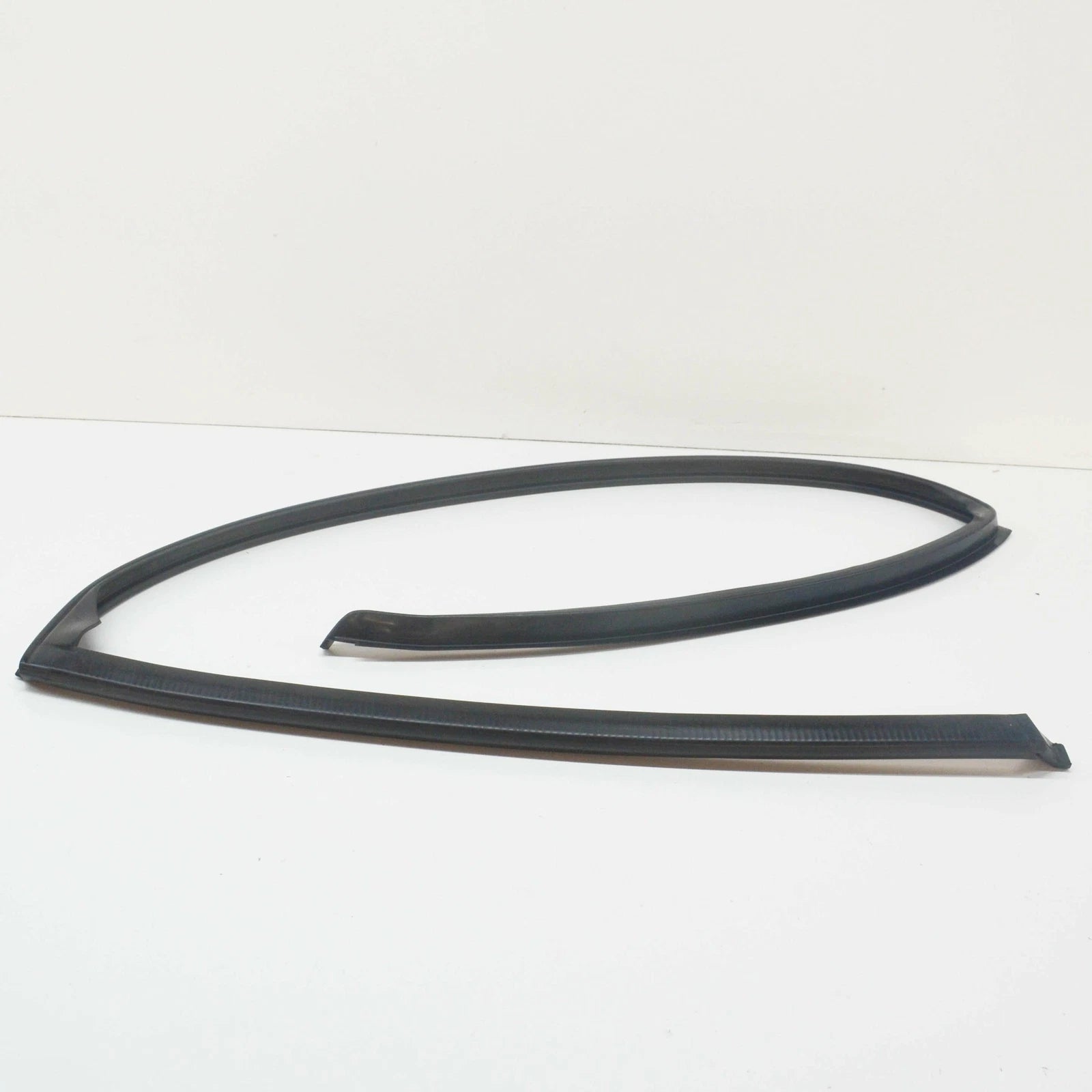 NEW BMW X5 E70 UPPER REAR RIGHT DOOR SEAL 51767208592 7208592 ORIGINAL