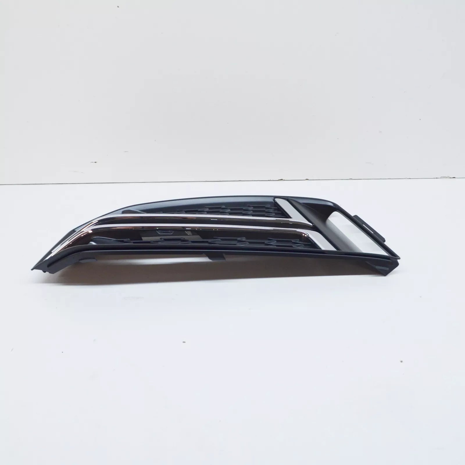 NEW AUDI A4 8W2 B9 FRONT LEFT LOWER GRILLE 8W0807681FRU6 ORIGINAL