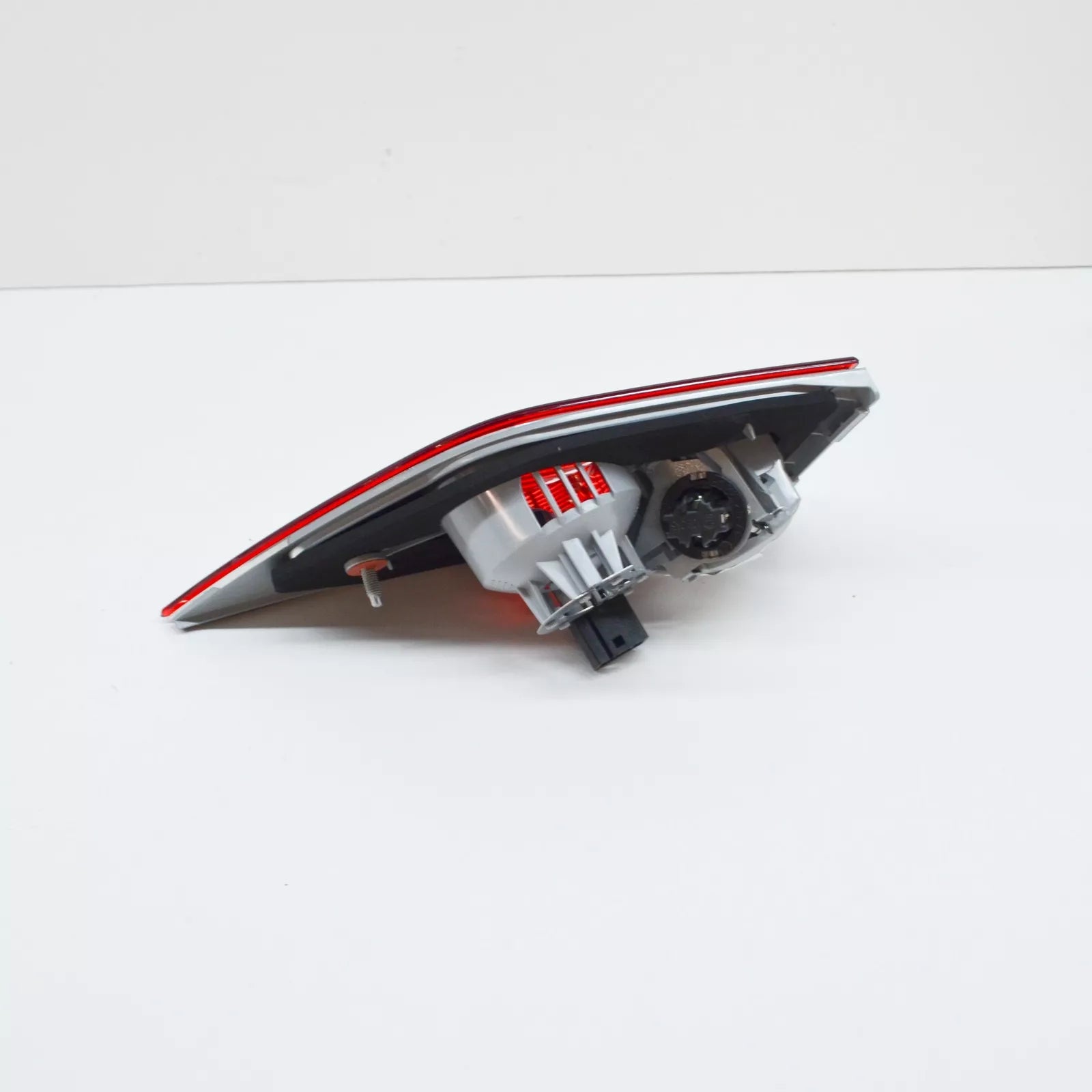 NEW BMW X3 E83 REAR TAILGATE RIGHT TAILLIGHT 63213420206 3420206 ORIGINAL