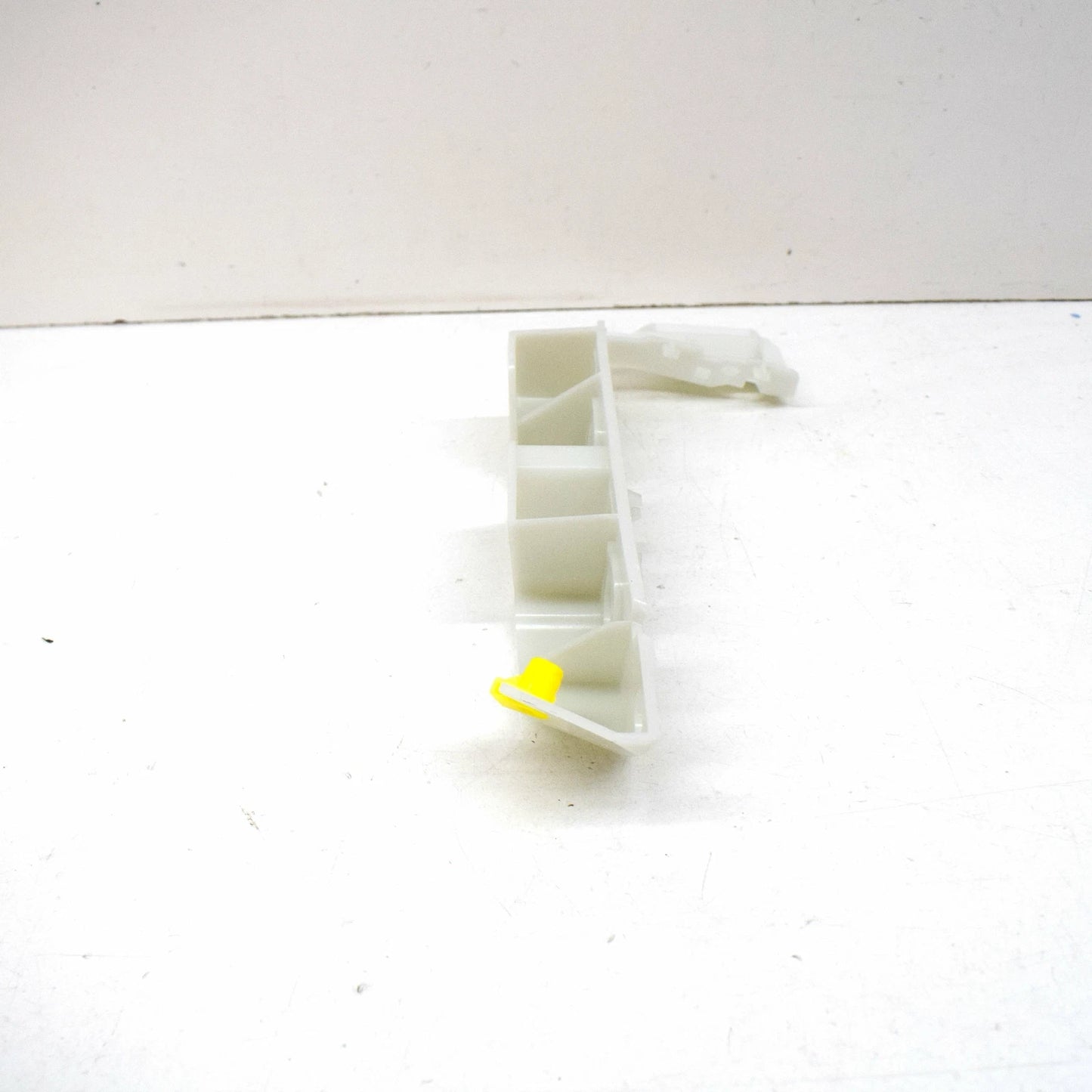 NEW AUDI A4 B9 FRONT LEFT BUMPER BRACKET GUIDE UPPER 8W0807283E ORIGINAL