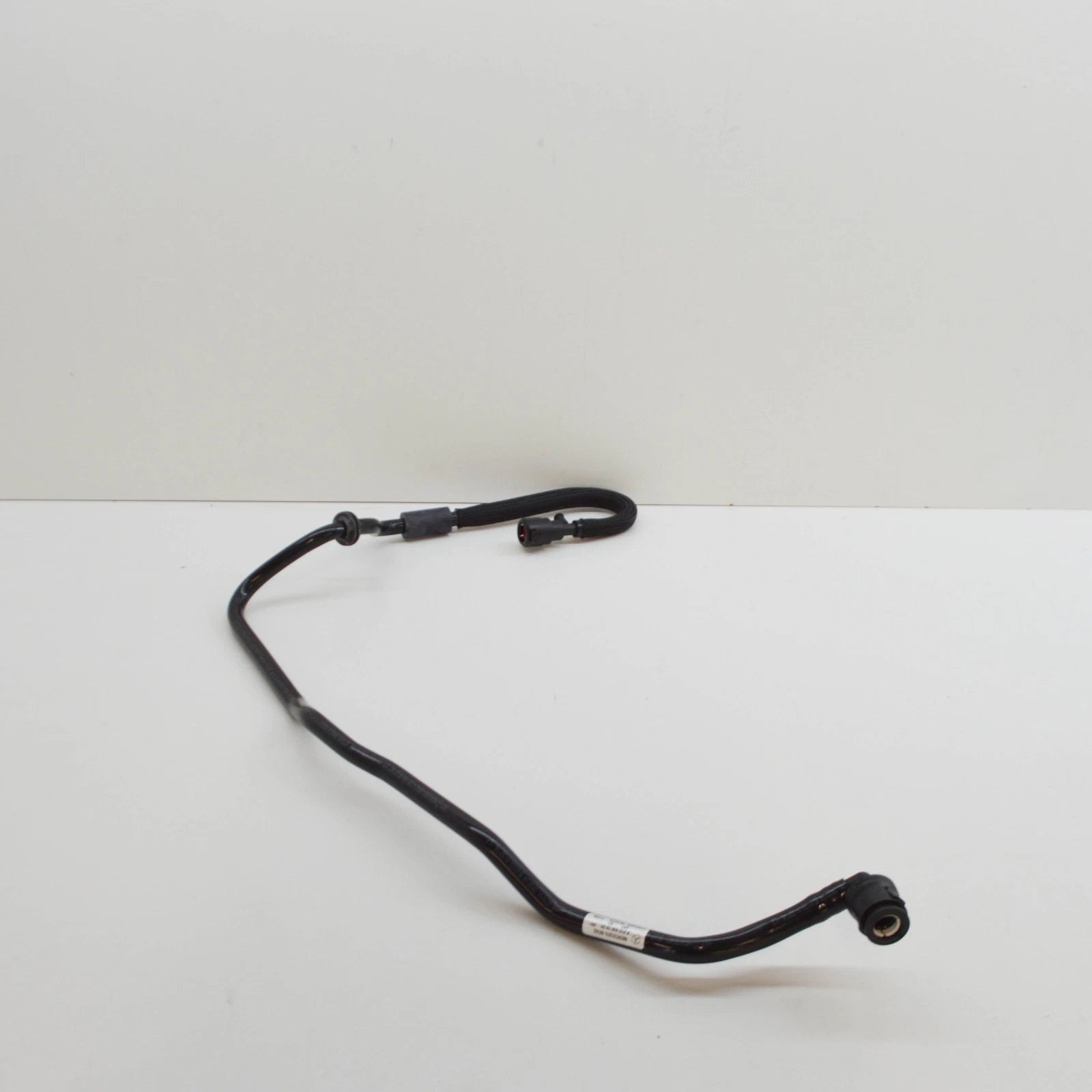 NEW MERCEDES-BENZ E W212 VACUUM LINE A2124301829 ORIGINAL