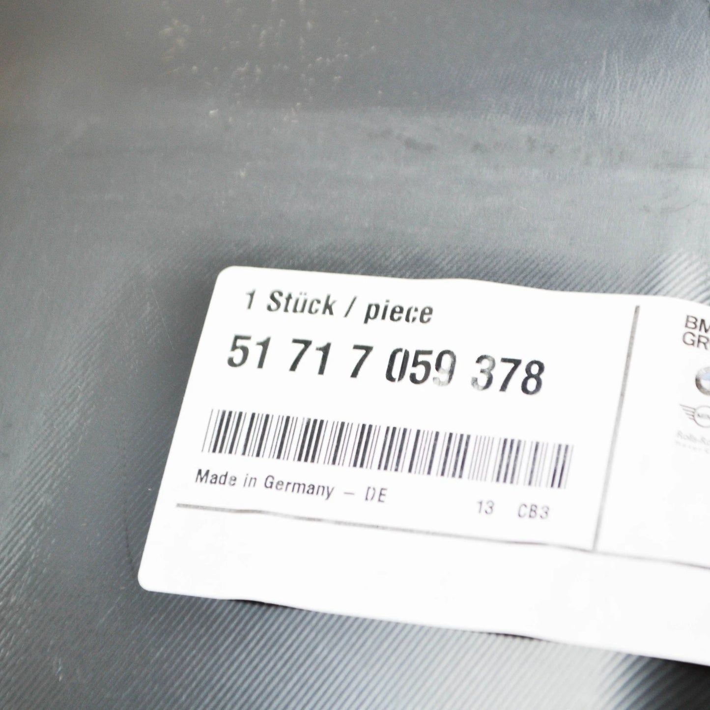 NEW BMW 3 E90 FRONT RIGHT WHEEL LINER SPLASH SHIELD 51717059378 7059378 ORIGINAL