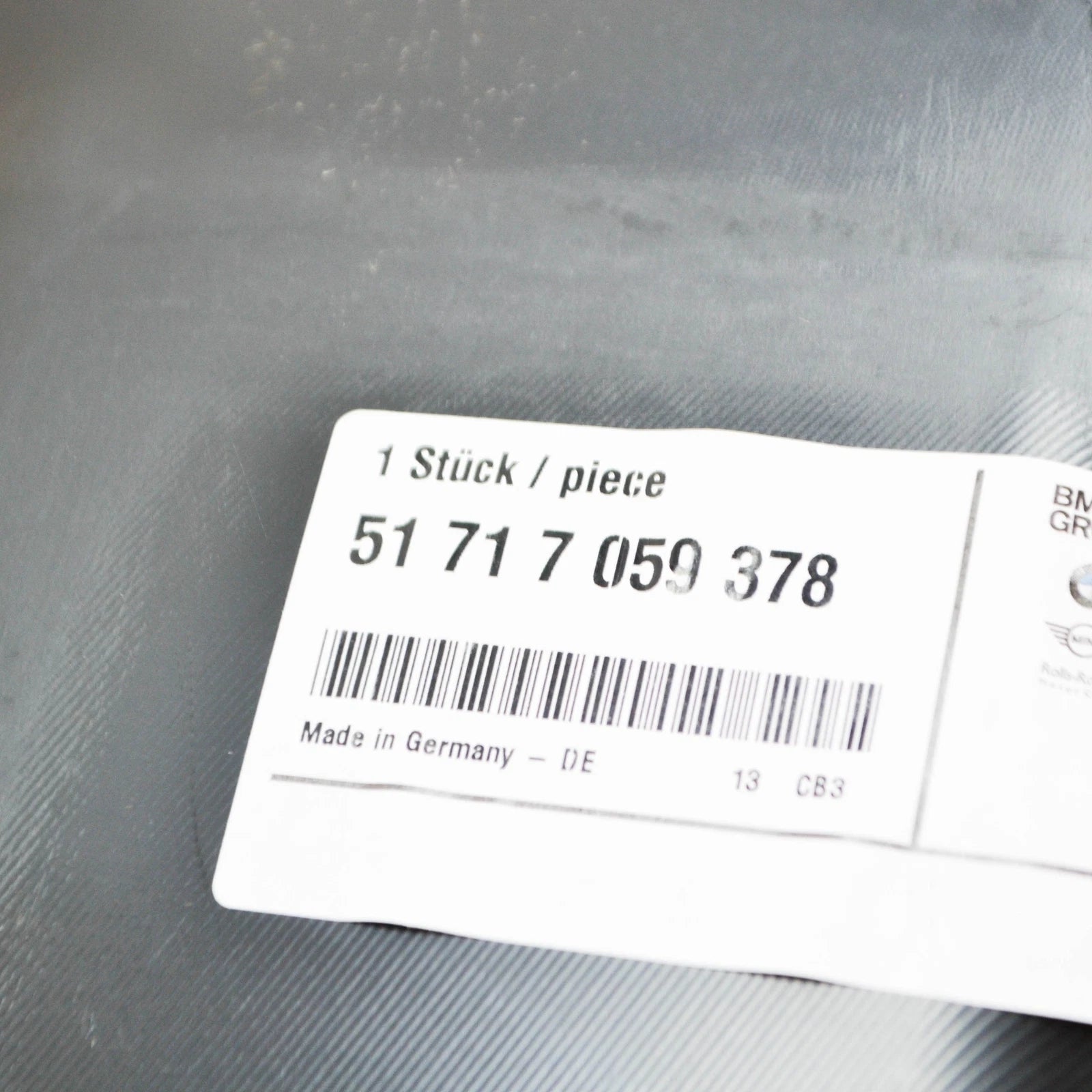 NEW BMW 3 E90 FRONT RIGHT WHEEL LINER SPLASH SHIELD 51717059378 7059378 ORIGINAL