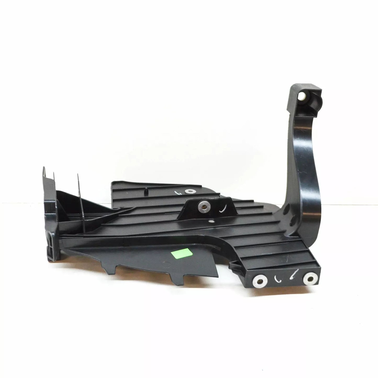 NEW VOLKSWAGEN AMAROK FRONT BUMPER LEFT CLOSURE PLATE BRACKET 2H6807707