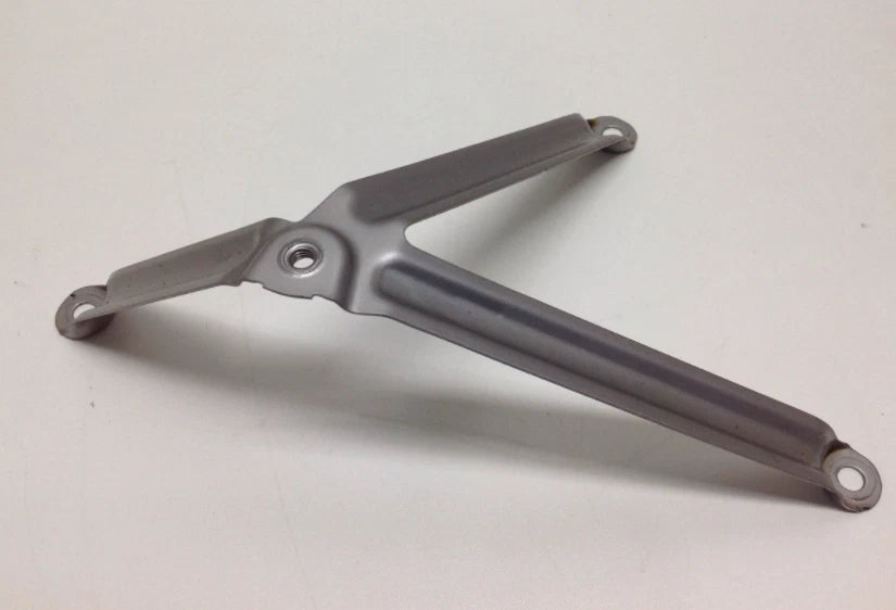 NEW MERCEDES-BENZ C W204 OIL PUMP BRACKET A2741810095 ORIGINAL