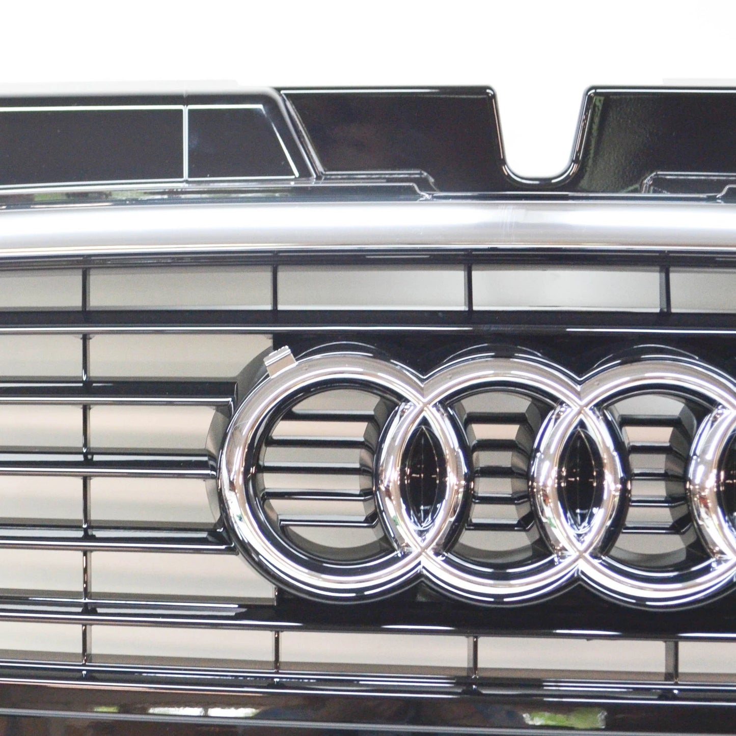 NEW AUDI A3 8P1 FRONT BUMPER RADIATOR GRILLE 8P0853651PT94