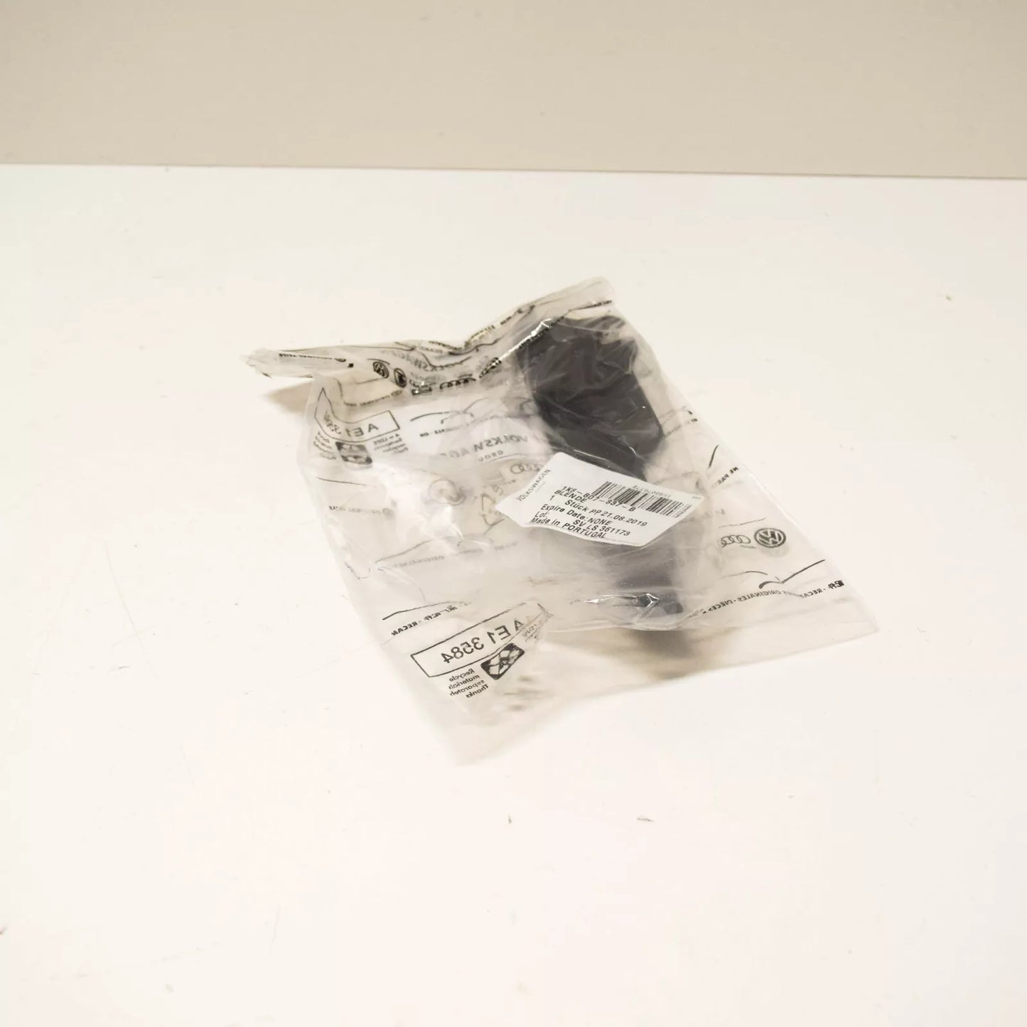 NEW VW SCIROCCO MK3 REAR BUMPER LEFT WHEEL APERTURE TRIM 1K8807837B