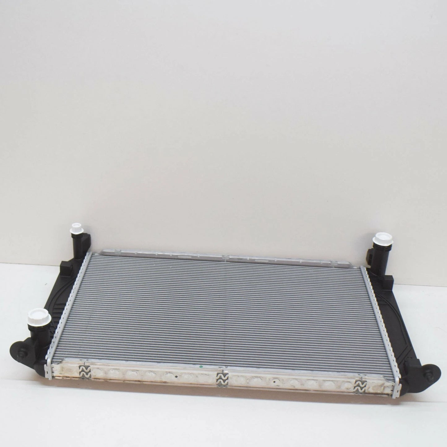 NEW AUDI A6 C6 ENGINE COOLING RADIATOR 4F0121251AC ORIGINAL