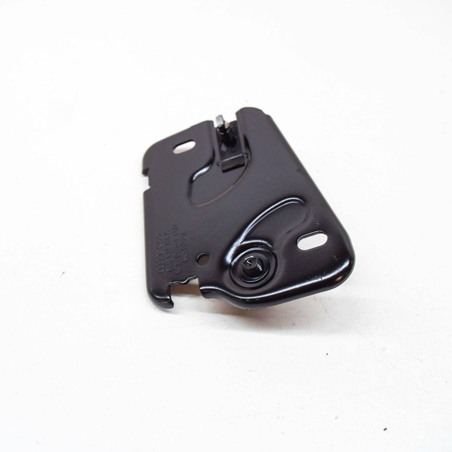 NEW AUDI A3 8V ENGINE HOOD RIGHT LATCH STRIKER PLATE 8V0823186C ORIGINAL