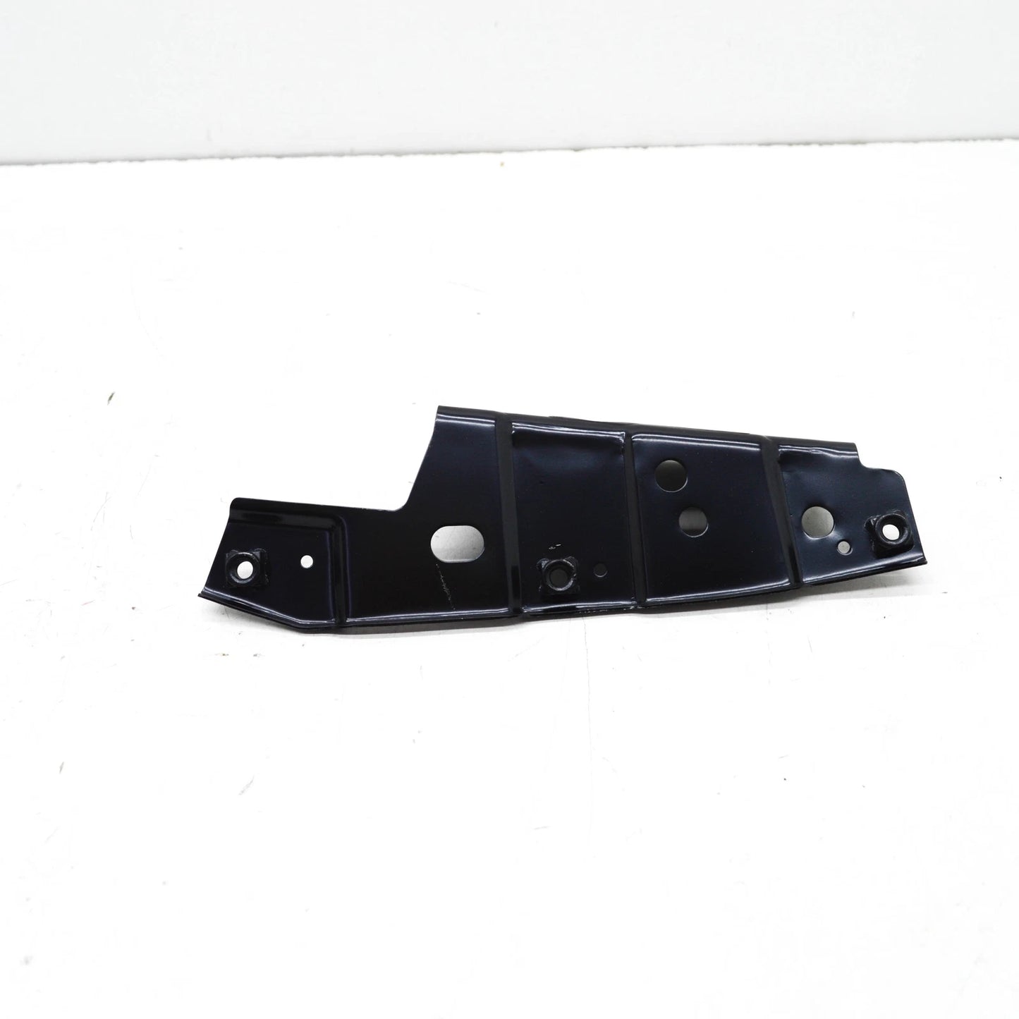 NEW AUDI A3 LIMOUSINE 8Y FRONT RIGHT FENDER HOLDER 8Y0821092A ORIGINAL