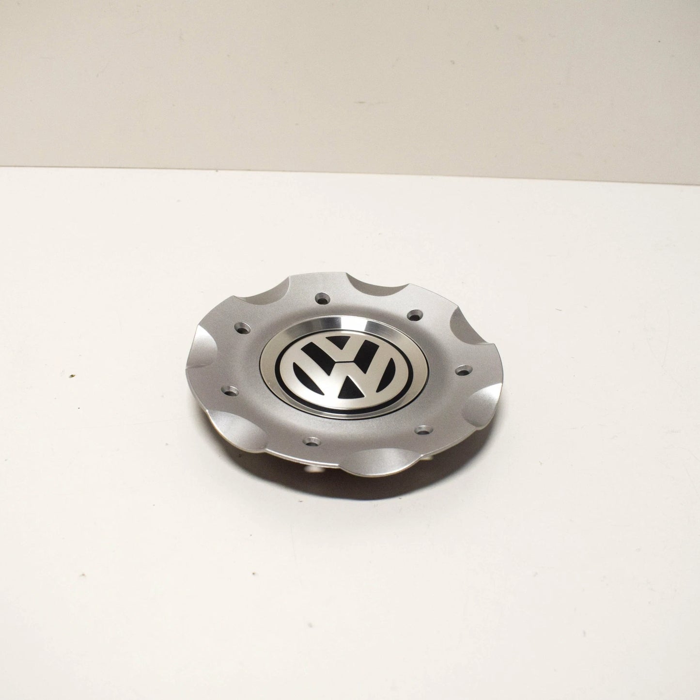 VOLKSWAGEN CLASSIXS 17" WHEEL CENTER CAP 1K0601149J NEW