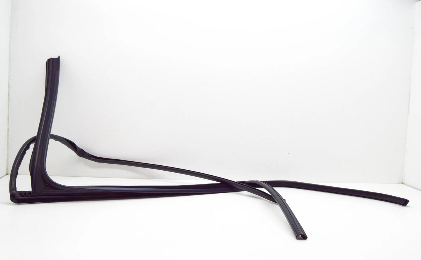 NEW VOLKSWAGEN GOLF MK7 5G REAR LEFT DOOR SEALING 5G6839431J5AP ORIGINAL