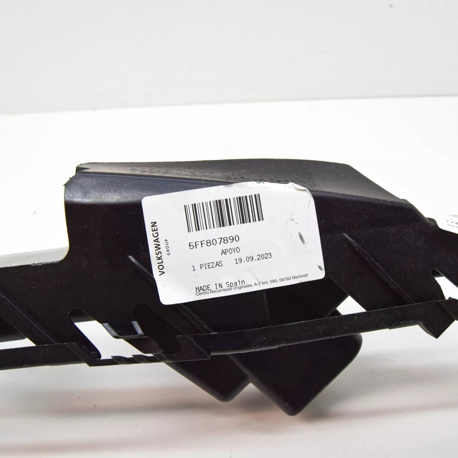NEW CUPRA FORMENTOR RIGHT HEADLAMP GUIDE PIECE 5FF807890 ORIGINAL