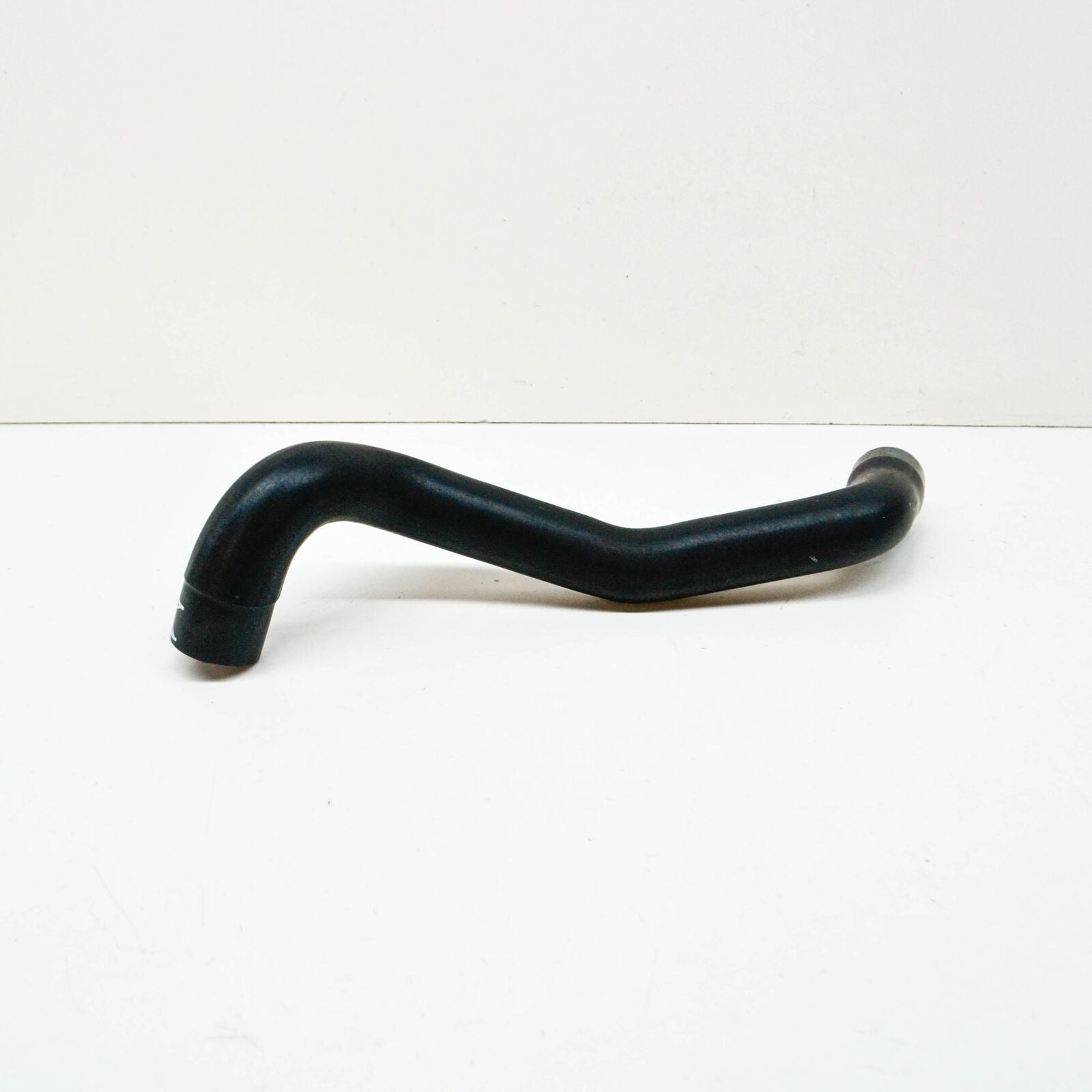 NEW VOLKSWAGEN AMAROK RIGHT WATER COOLING RADIATOR HOSE 2H6121051B ORIGINAL