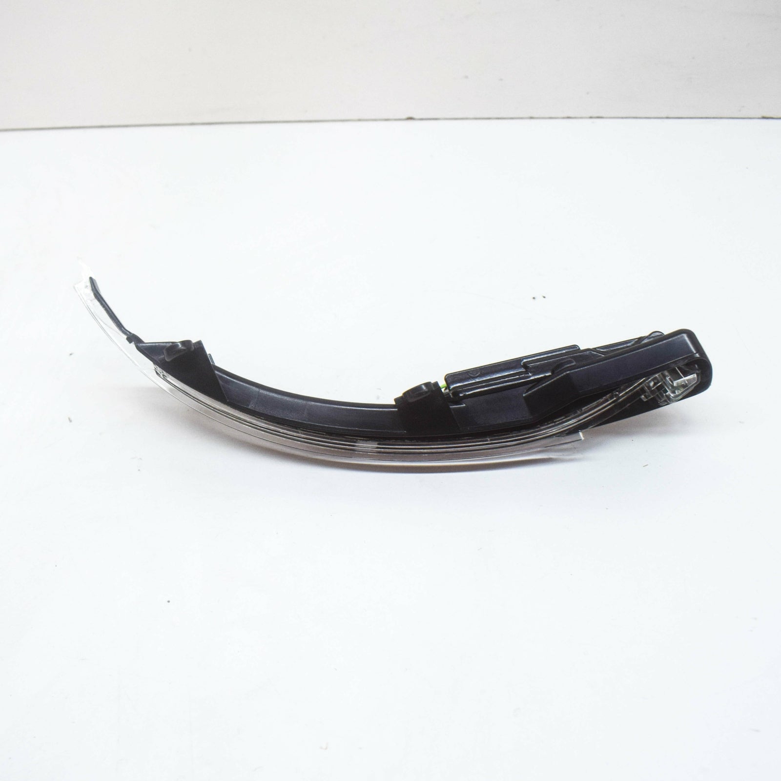 NEW AUDI Q5 SQ5 8R FRONT RIGHT DOOR MIRROR CENTER TURN INDICATOR 4L0949102C