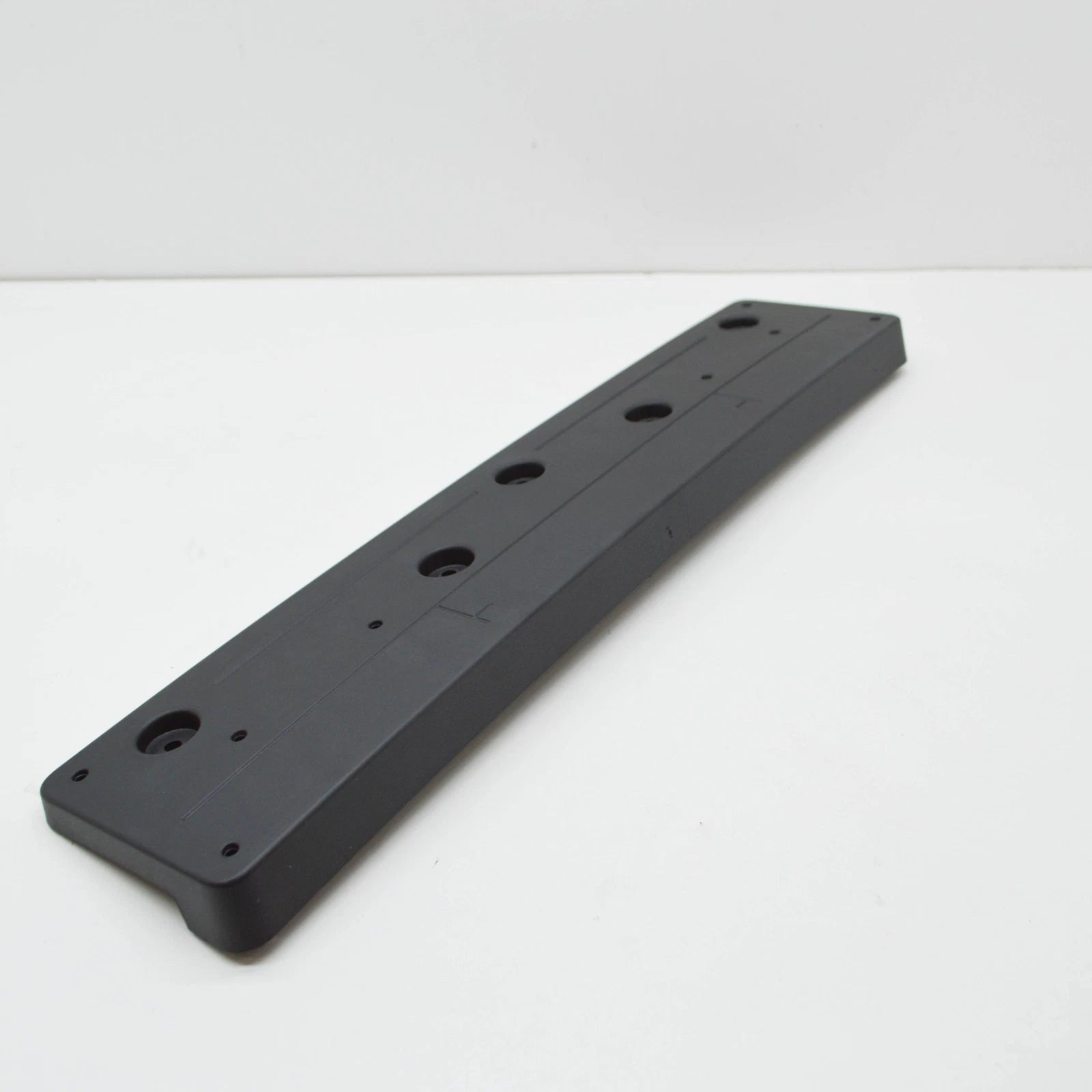 NEW BMW X1 F48 FRONT BUMPER LICENSE NUMBER PLATE 51137354776 7354776 2015