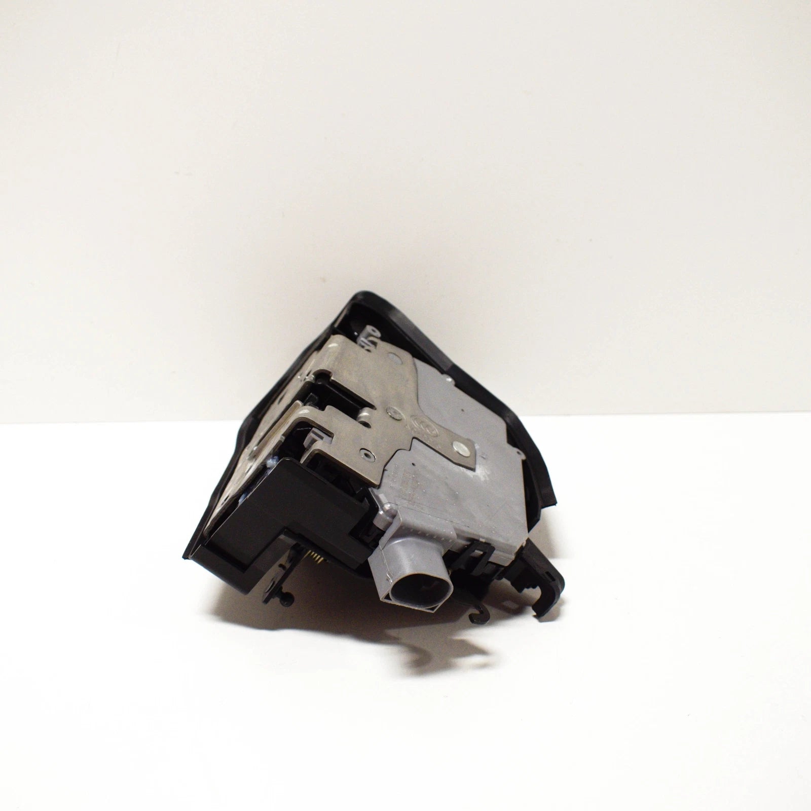 NEW BMW X5 E53 FRONT LEFT DOOR LOCK LHD 51218402537 8402537 ORIGINAL