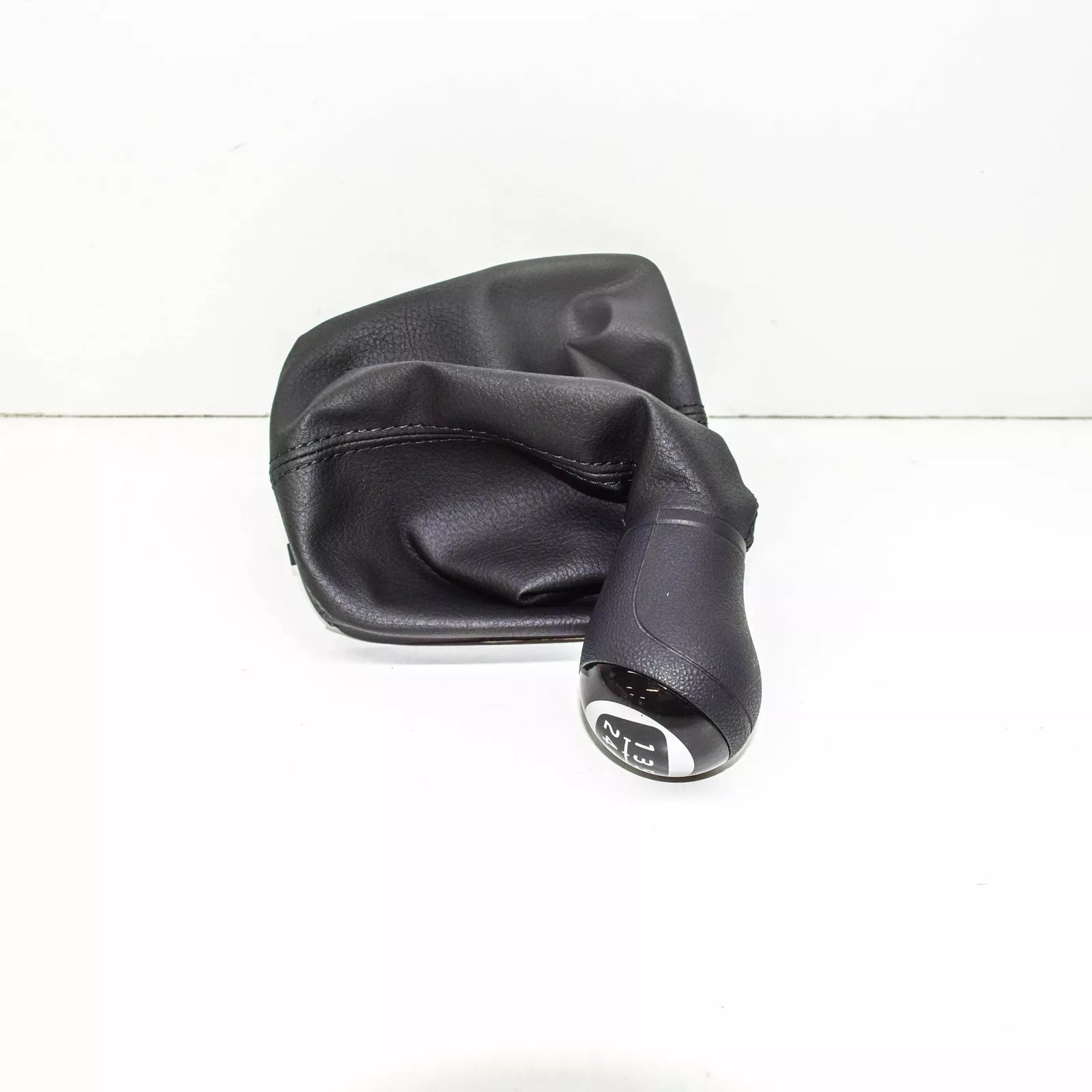 NEW VOLKSWAGEN UP GEAR SHIFT KNOB WITH BOOT 1S0711113JIRG