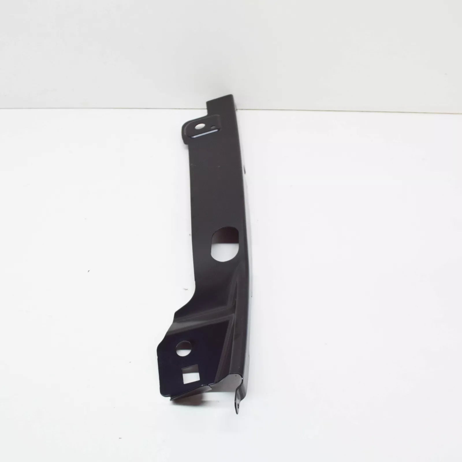 NEW AUDI A3 CONVERTIBLE 8V FRONT RIGHT FENDER BRACKET 8V5821468B ORIGINAL